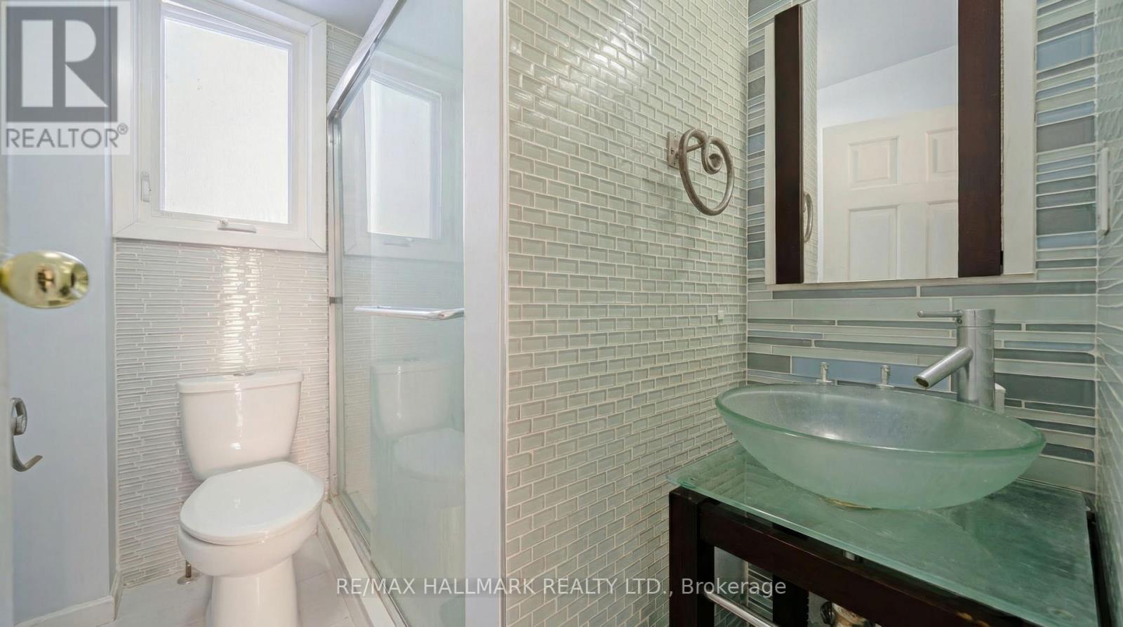 1 Tumpane Street, Toronto, Ontario  M3M 1L5 - Photo 12 - W12784498