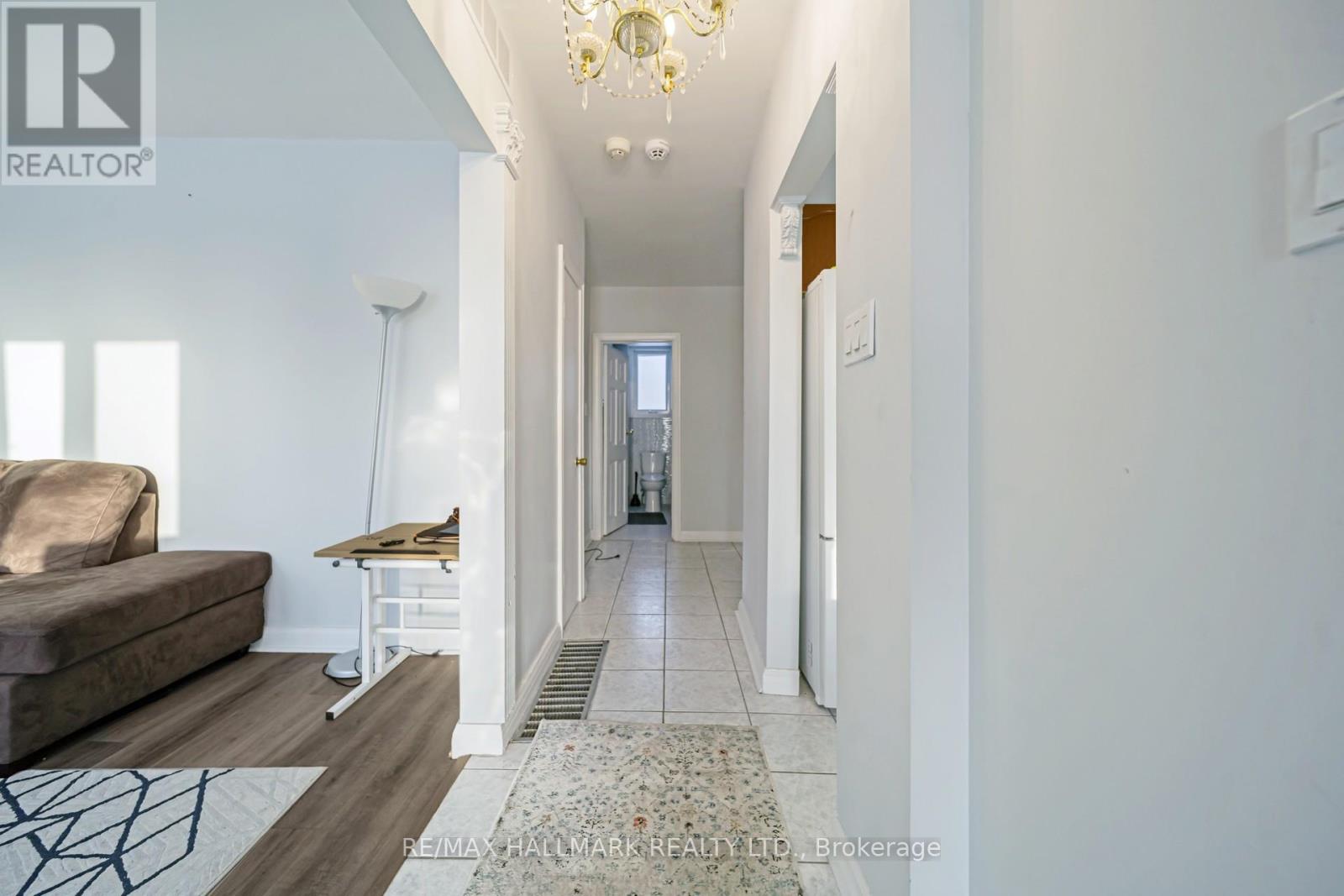 1 Tumpane Street, Toronto, Ontario  M3M 1L5 - Photo 13 - W12784498