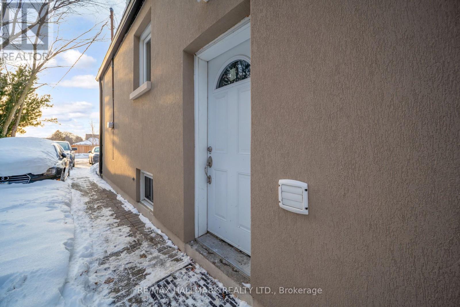 1 Tumpane Street, Toronto, Ontario  M3M 1L5 - Photo 15 - W12784498