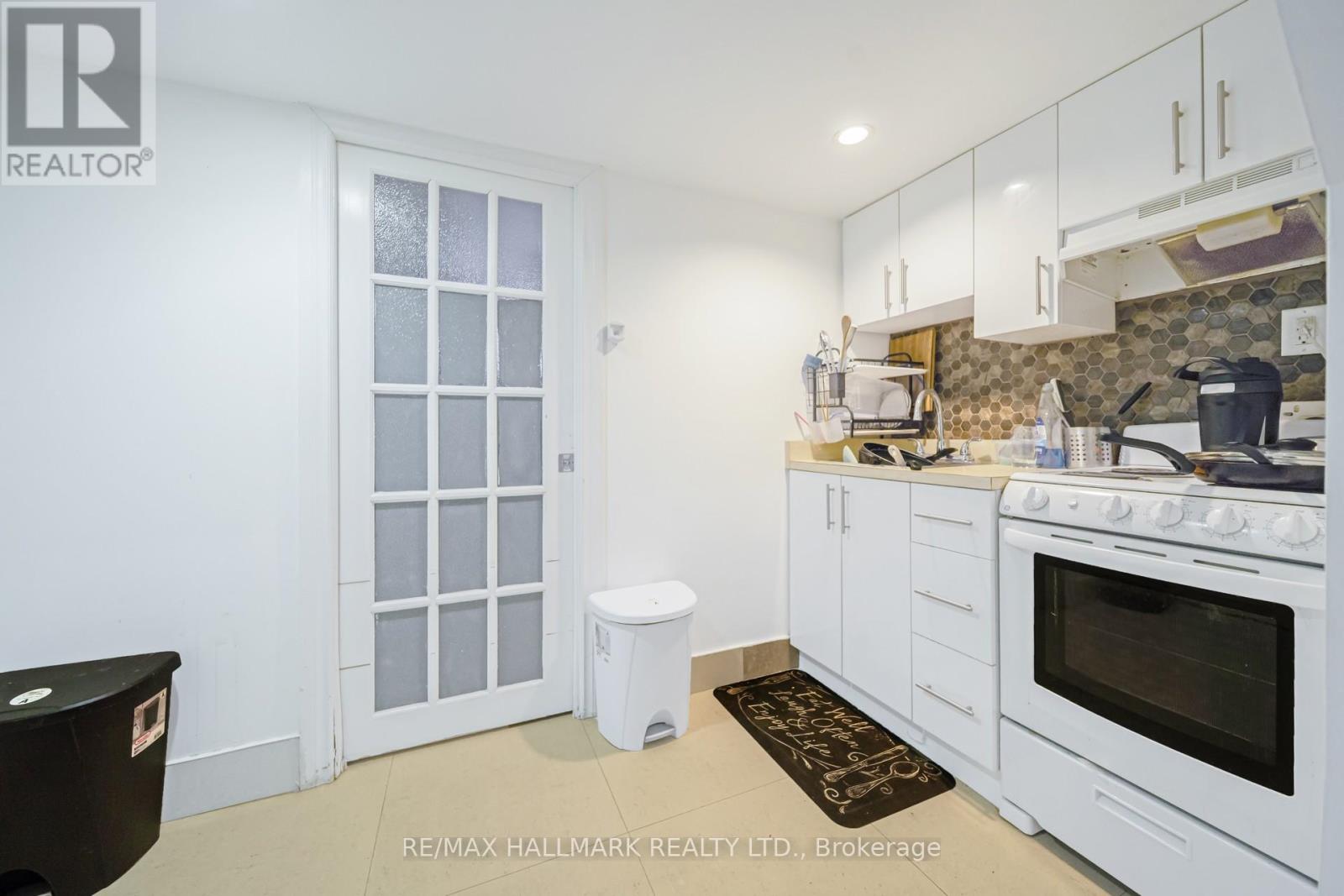 1 Tumpane Street, Toronto, Ontario  M3M 1L5 - Photo 18 - W12784498