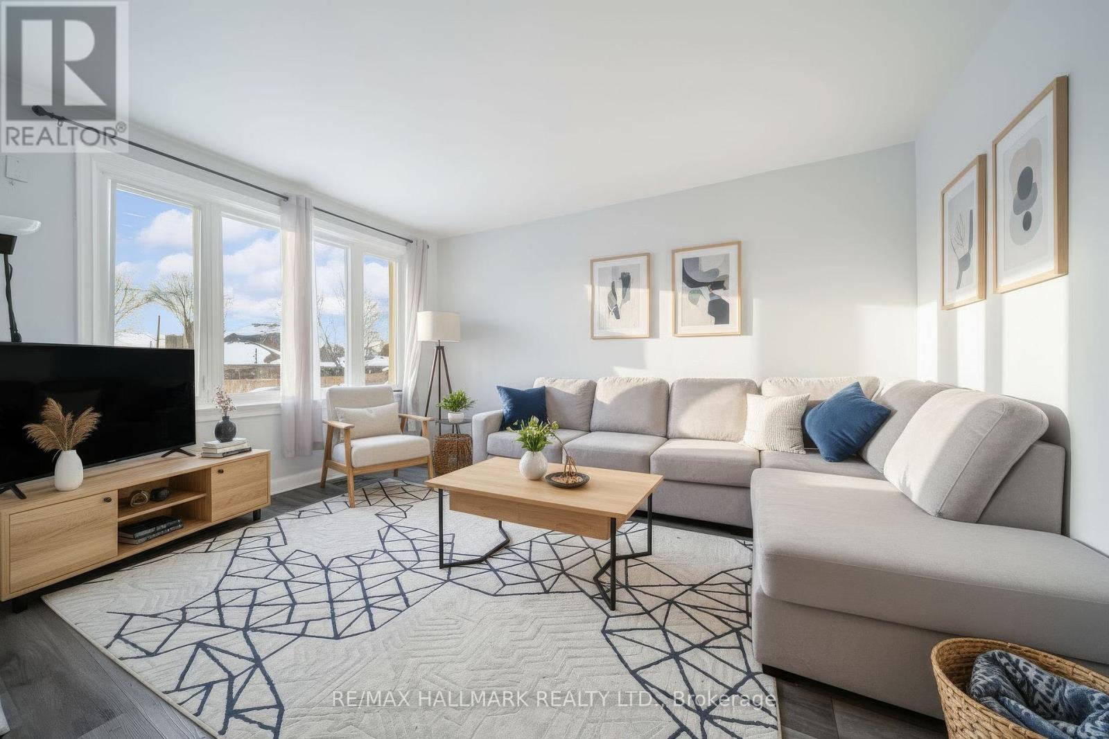 1 Tumpane Street, Toronto, Ontario  M3M 1L5 - Photo 5 - W12784498