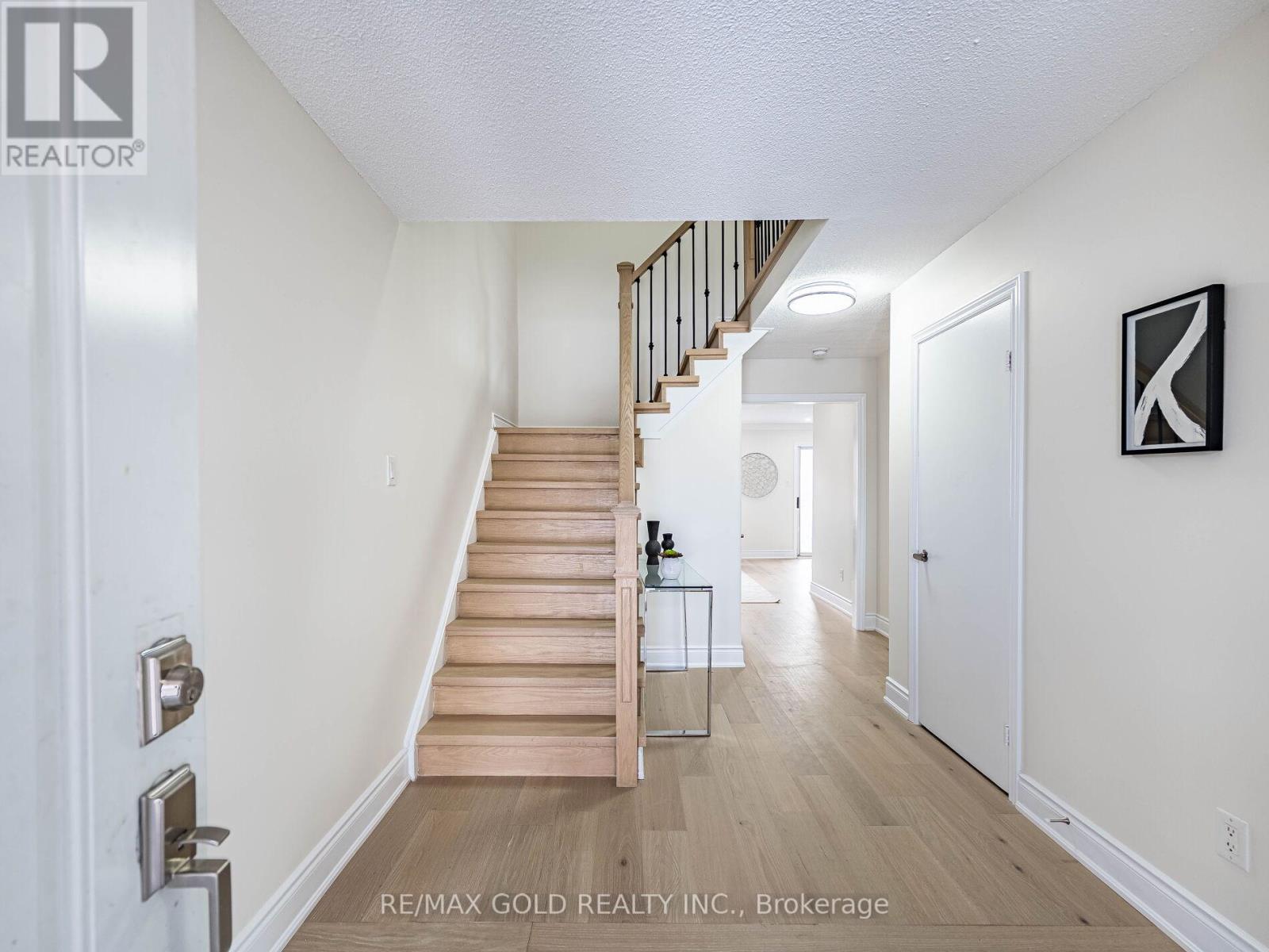 34 Daffodil Place, Brampton, Ontario  L6Y 3B6 - Photo 3 - W12784506