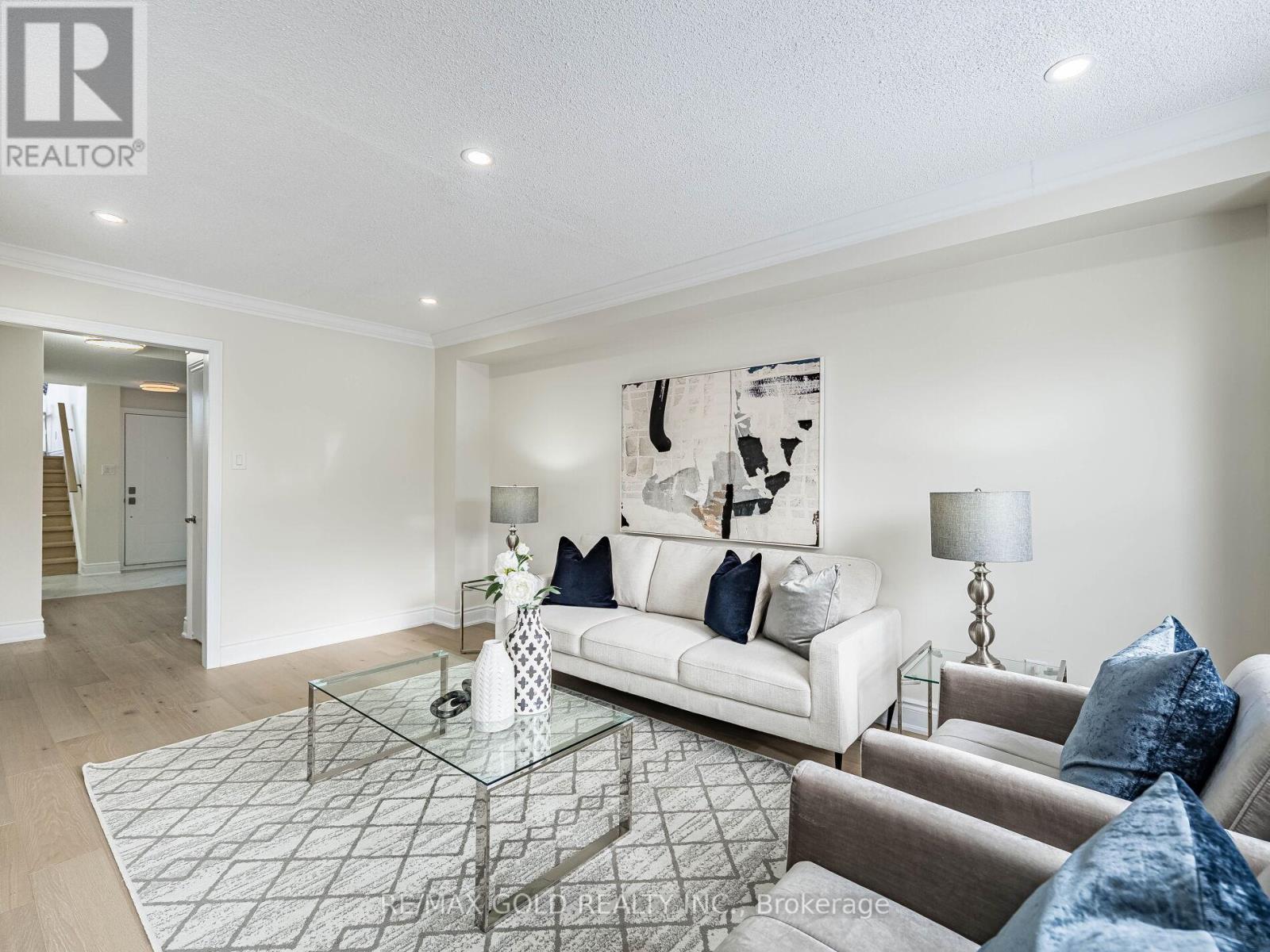 34 Daffodil Place, Brampton, Ontario  L6Y 3B6 - Photo 6 - W12784506