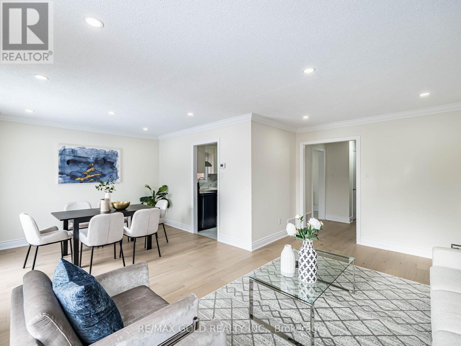 34 Daffodil Place, Brampton, Ontario  L6Y 3B6 - Photo 7 - W12784506