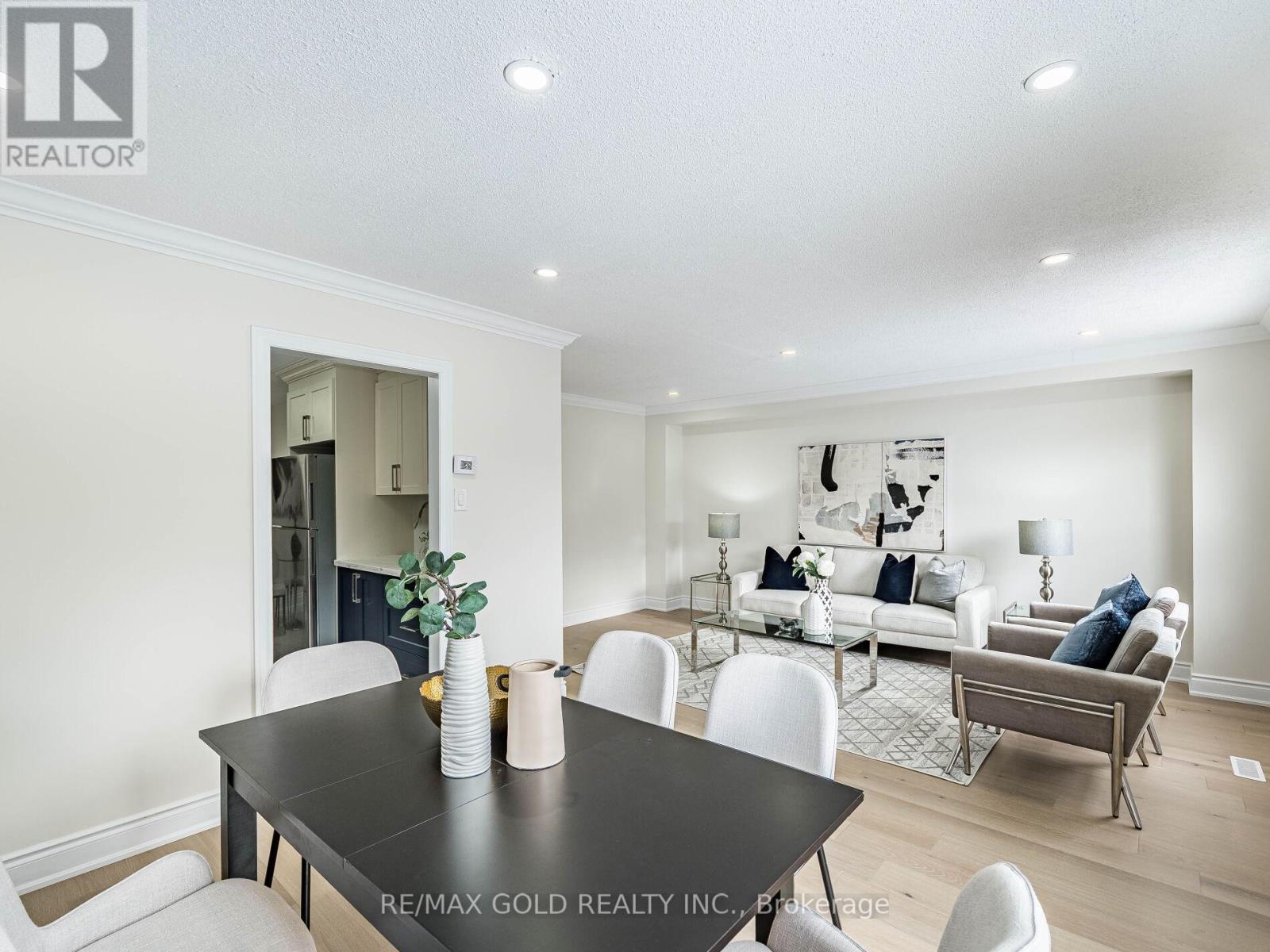 34 Daffodil Place, Brampton, Ontario  L6Y 3B6 - Photo 9 - W12784506