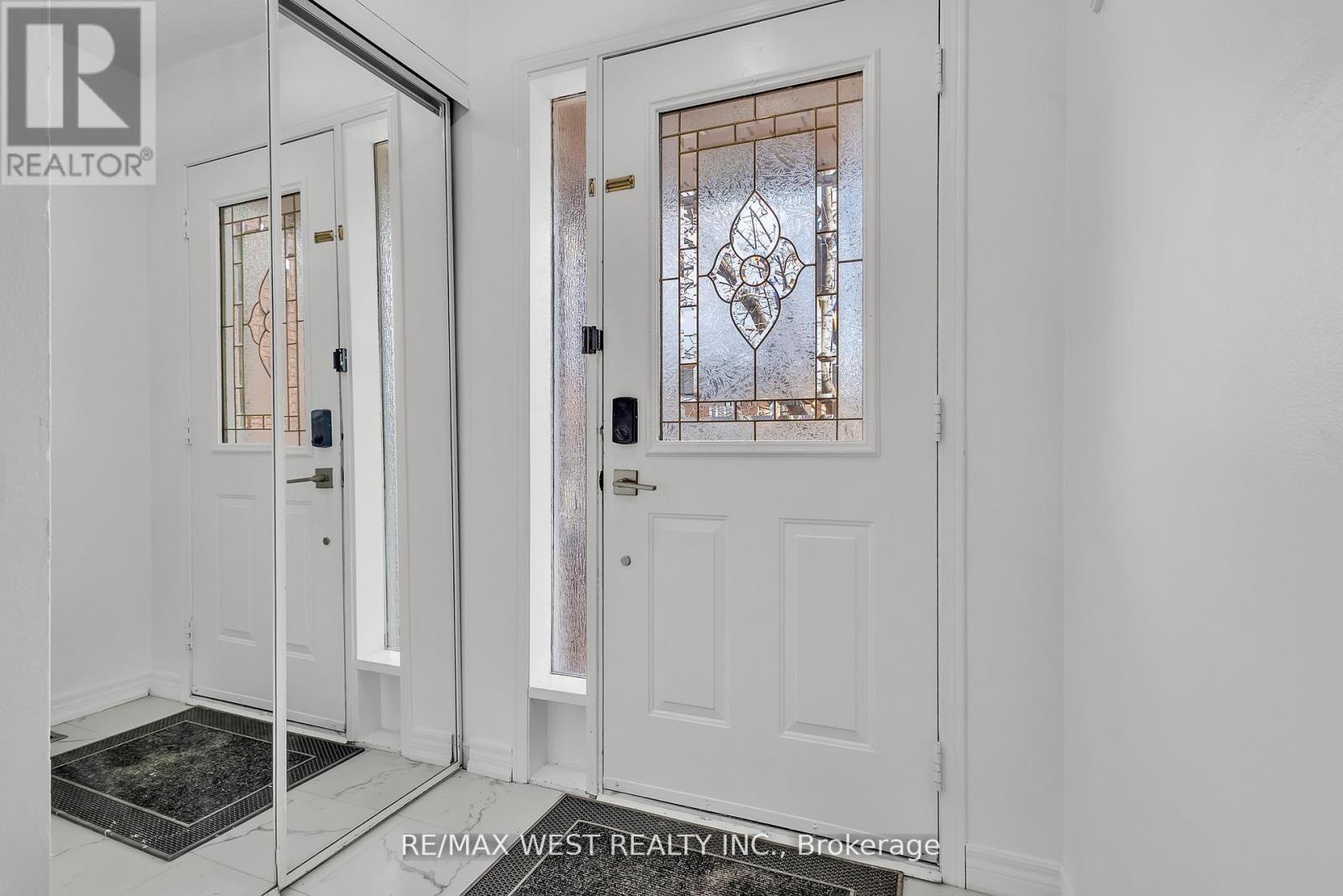 3865 Allcroft Road, Mississauga, Ontario  L5N 7E3 - Photo 4 - W12784520