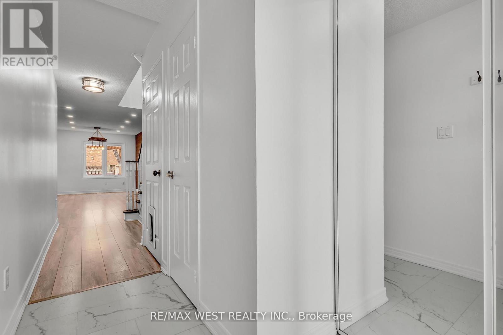 3865 Allcroft Road, Mississauga, Ontario  L5N 7E3 - Photo 5 - W12784520