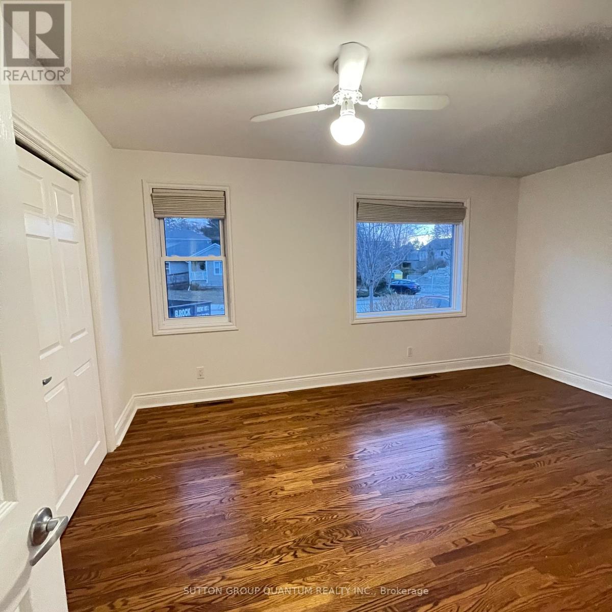 46 Woodlawn Avenue, Mississauga, Ontario  L5G 3K6 - Photo 10 - W12784522