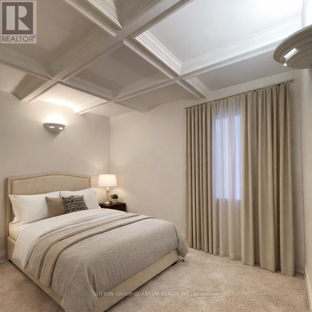 46 Woodlawn Avenue, Mississauga, Ontario  L5G 3K6 - Photo 8 - W12784522