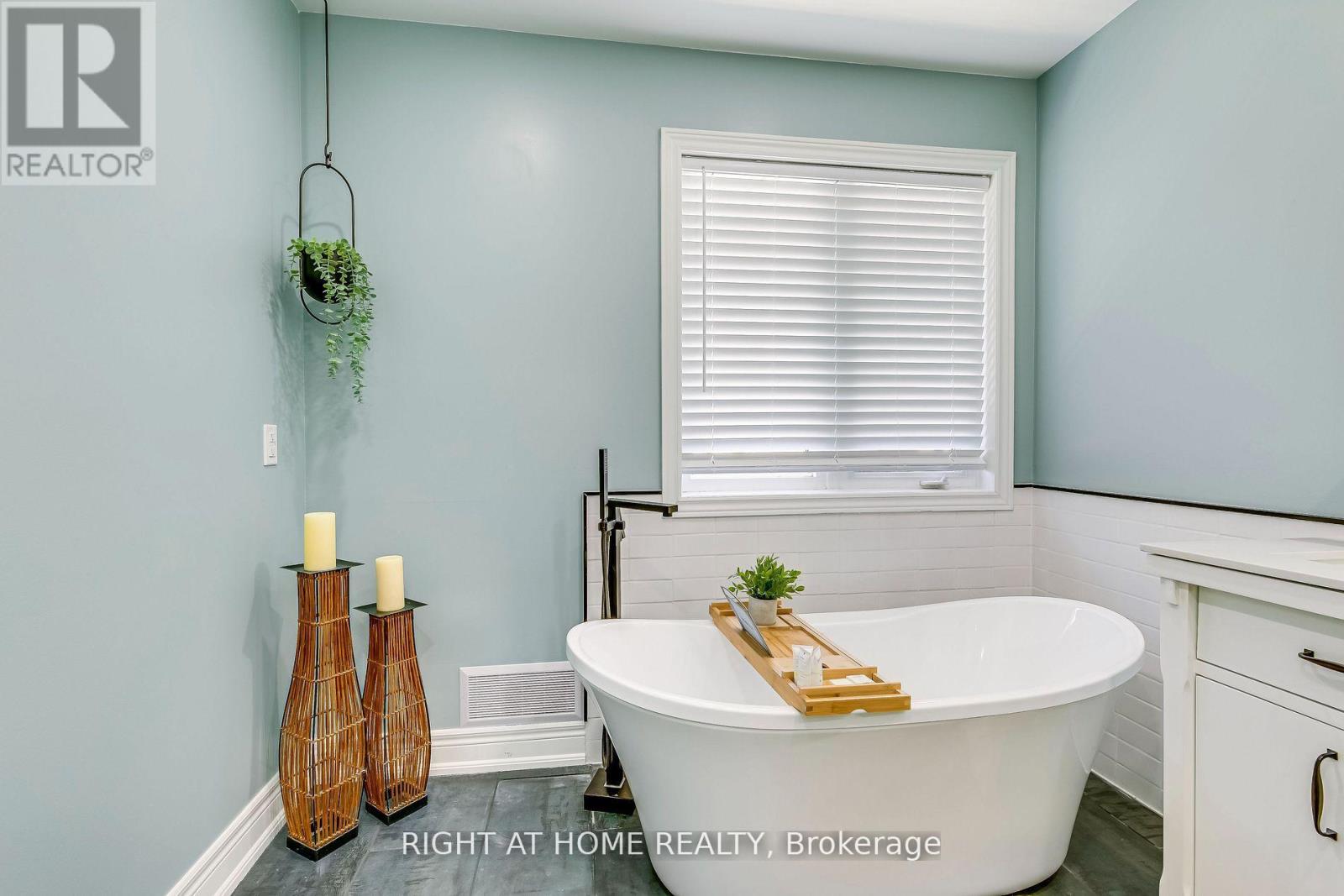 3228 Cabano Crescent, Mississauga, Ontario  L5M 0B9 - Photo 20 - W12784538