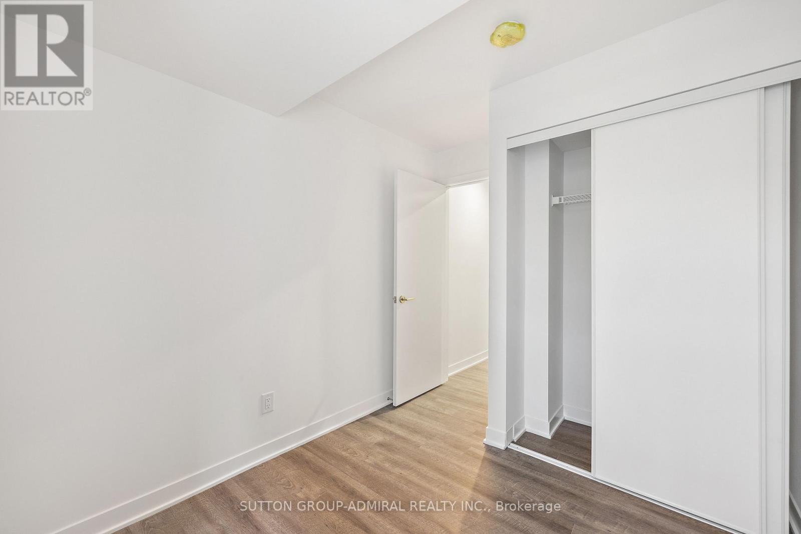 Th5 - 10 Ed Clark Gardens Boulevard, Toronto, Ontario  M6N 1J5 - Photo 13 - W12784570