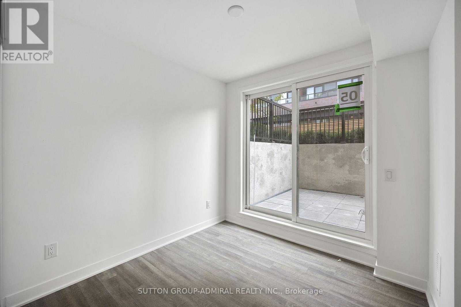 Th5 - 10 Ed Clark Gardens Boulevard, Toronto, Ontario  M6N 1J5 - Photo 15 - W12784570