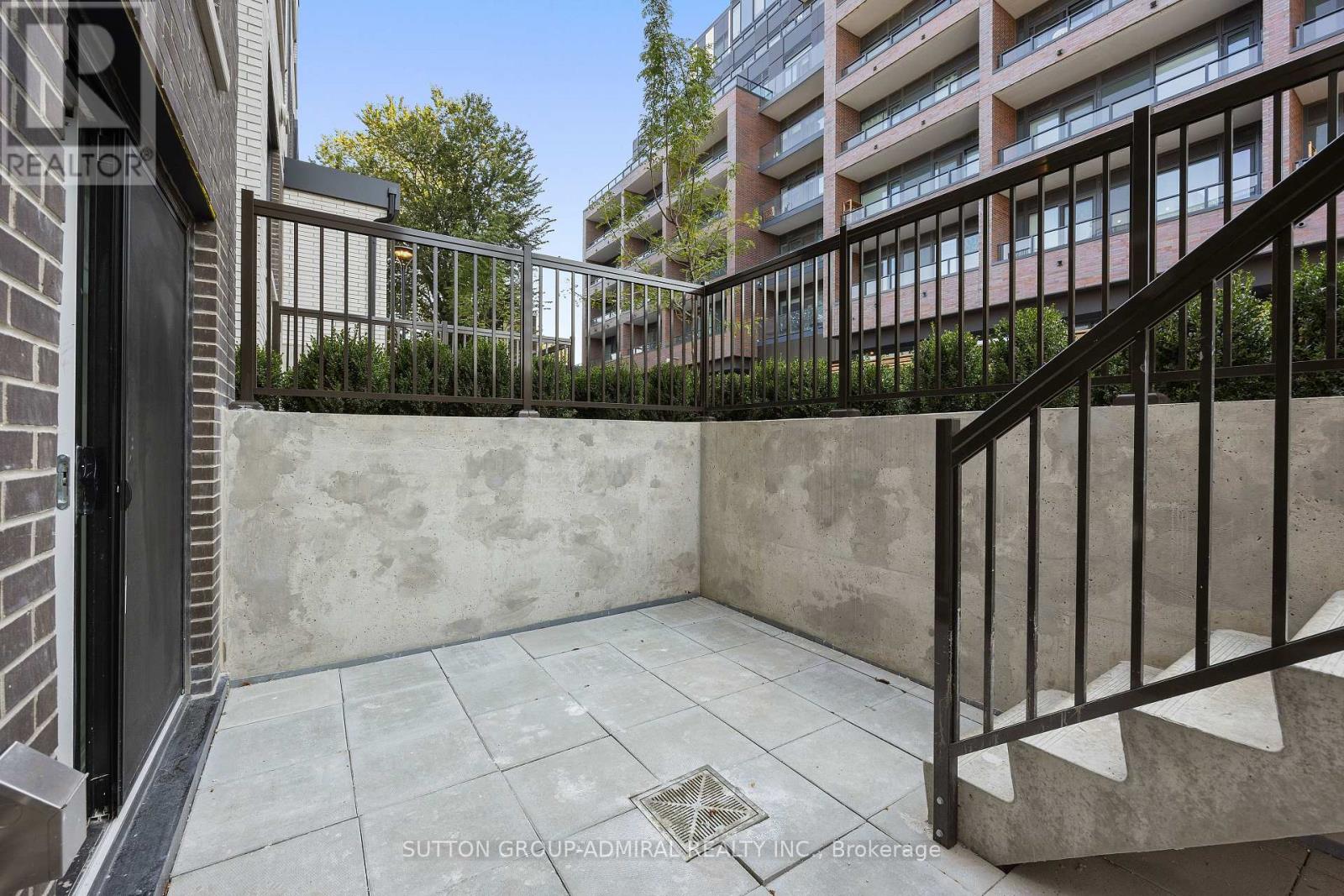 Th5 - 10 Ed Clark Gardens Boulevard, Toronto, Ontario  M6N 1J5 - Photo 19 - W12784570