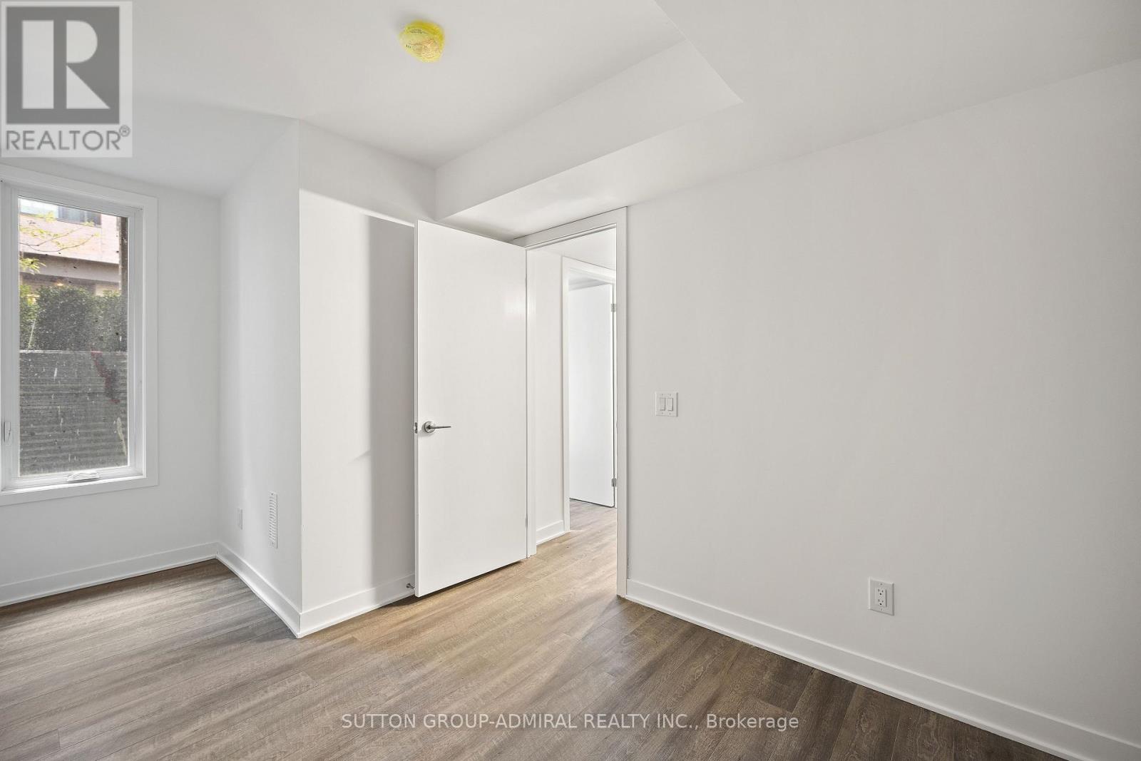 Th5 - 10 Ed Clark Gardens Boulevard, Toronto, Ontario  M6N 1J5 - Photo 23 - W12784570