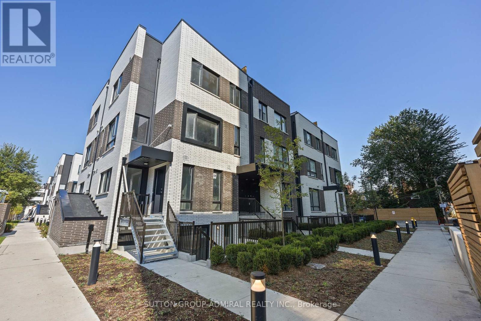 Th5 - 10 Ed Clark Gardens Boulevard, Toronto, Ontario  M6N 1J5 - Photo 30 - W12784570