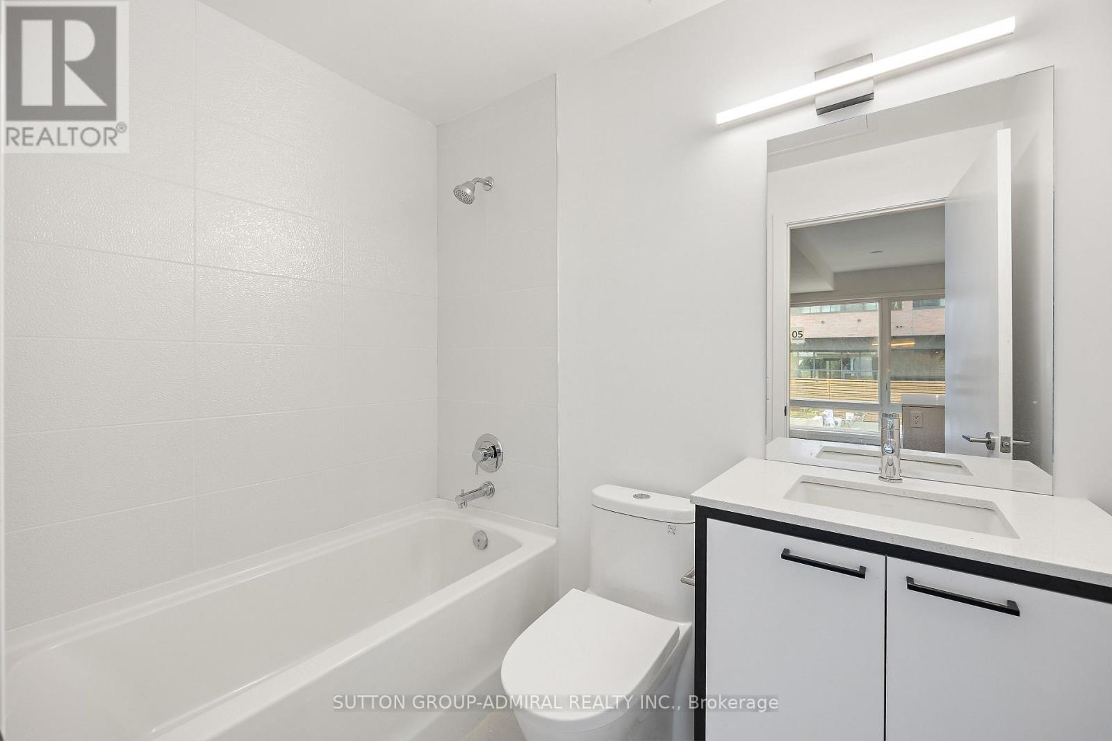 Th5 - 10 Ed Clark Gardens Boulevard, Toronto, Ontario  M6N 1J5 - Photo 8 - W12784570