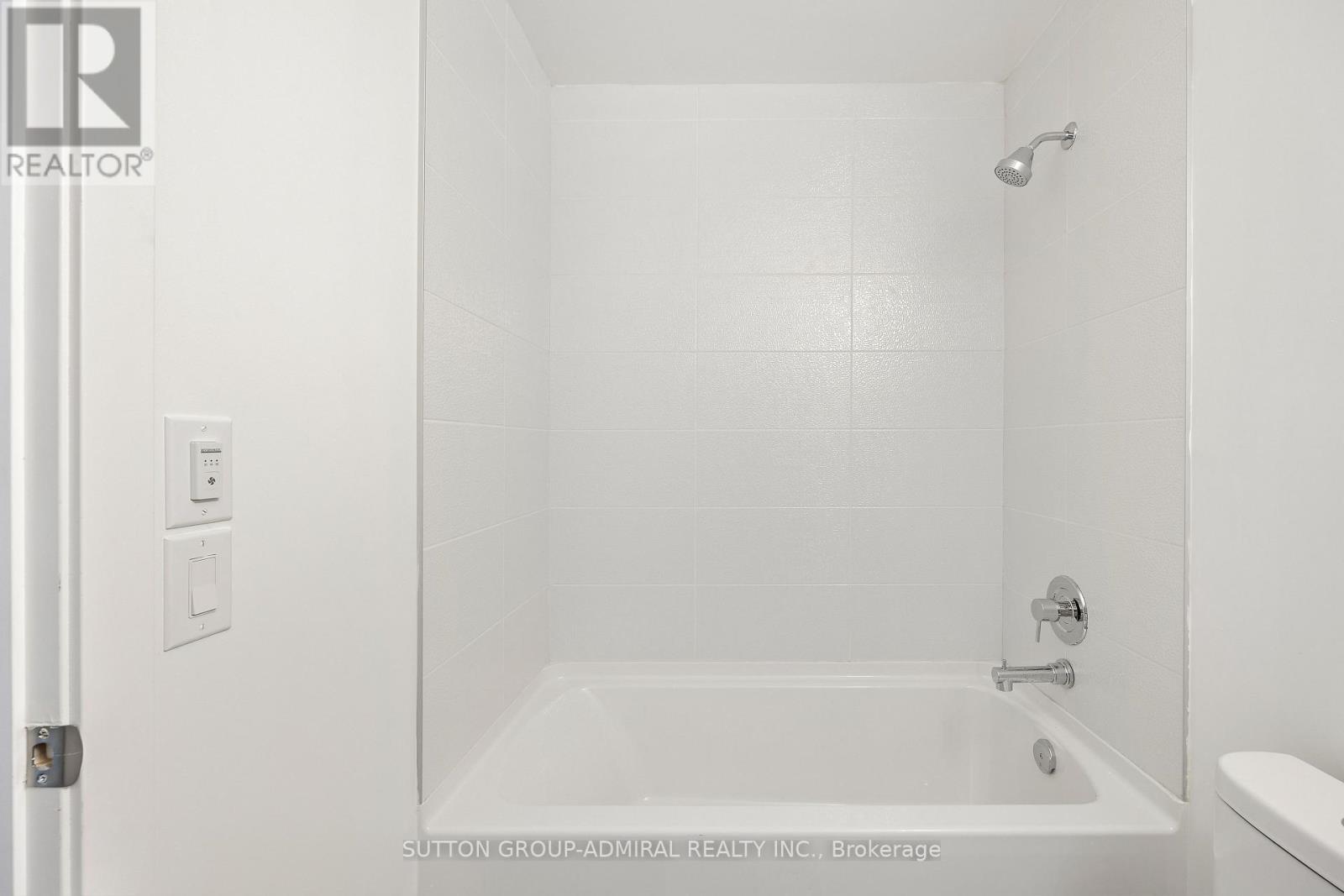 Th5 - 10 Ed Clark Gardens Boulevard, Toronto, Ontario  M6N 1J5 - Photo 9 - W12784570