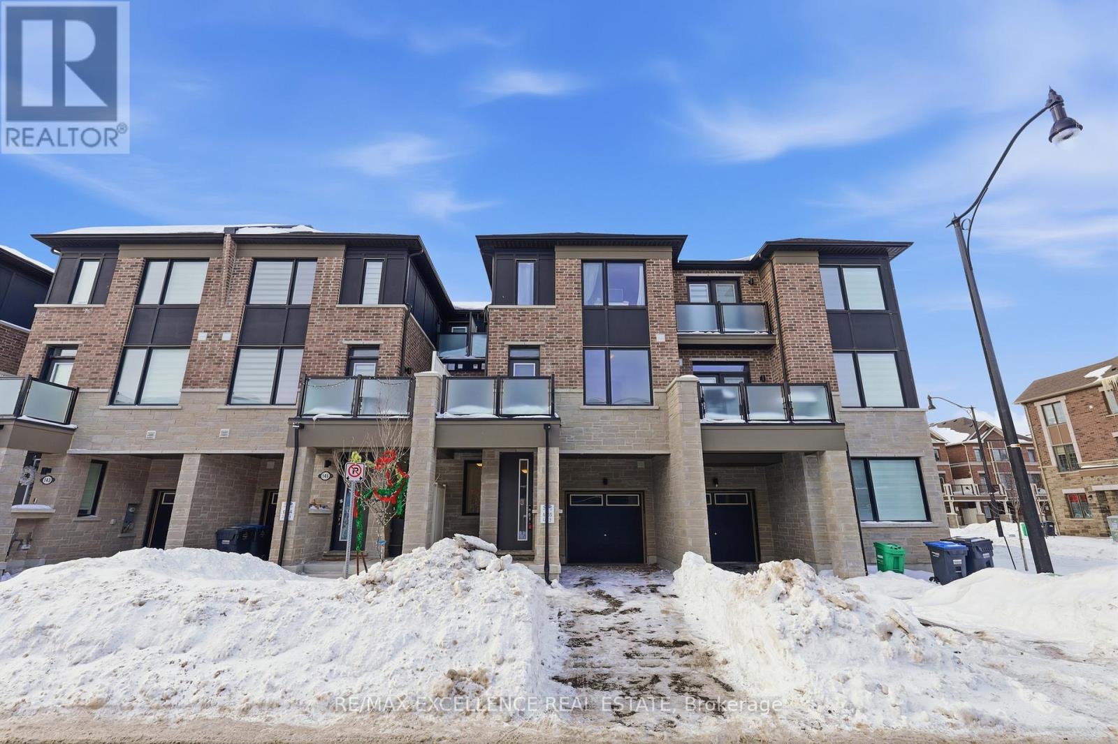 147 Keppel Circle, Brampton, Ontario  L7A 5K5 - Photo 2 - W12784624