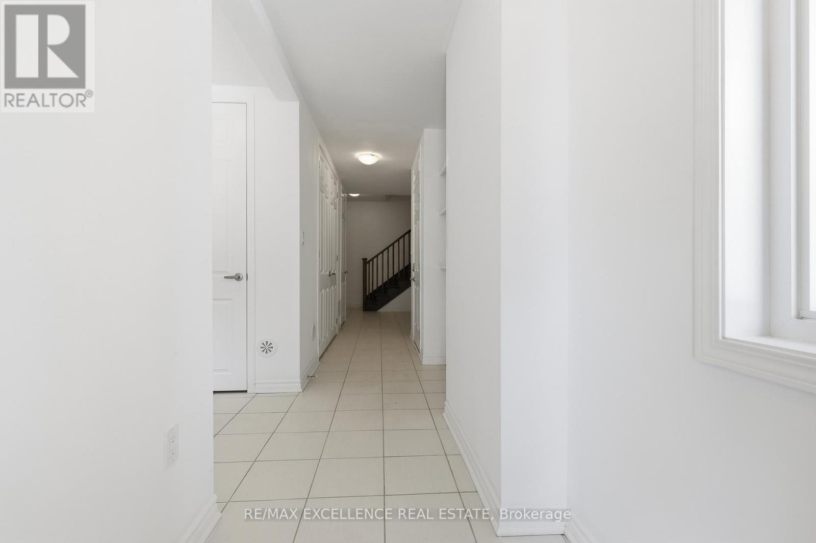 147 Keppel Circle, Brampton, Ontario  L7A 5K5 - Photo 3 - W12784624