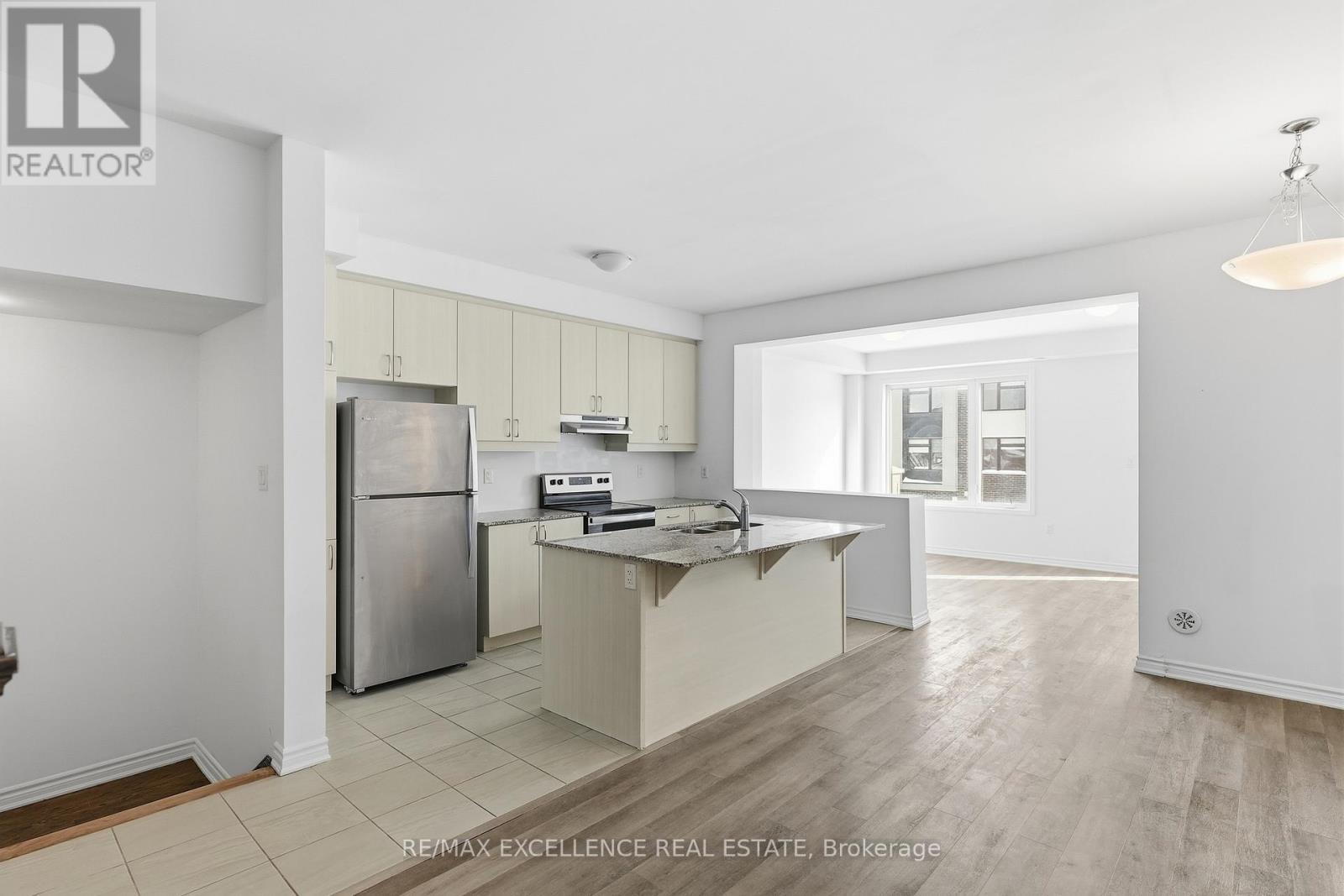 147 Keppel Circle, Brampton, Ontario  L7A 5K5 - Photo 9 - W12784624