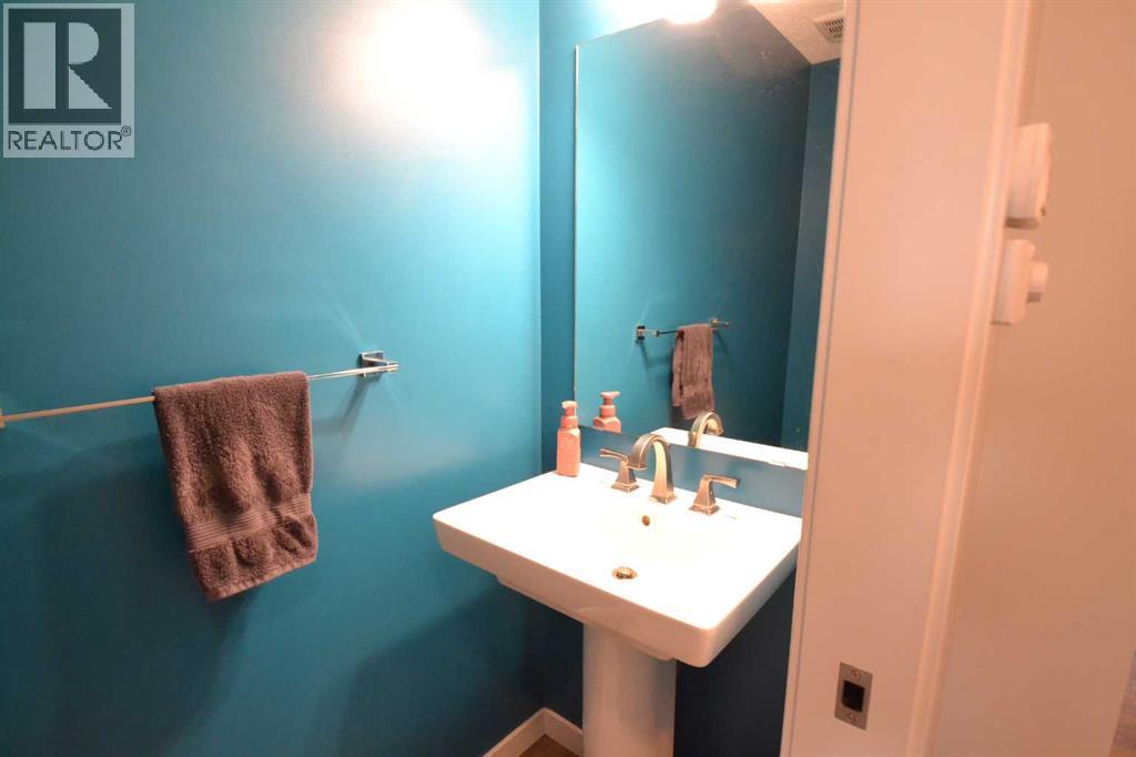 613 Hillcrest Road Sw, Airdrie, Alberta  T4B 4C8 - Photo 27 - A2284382