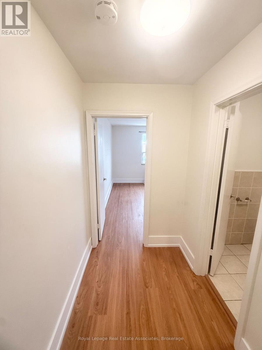 3 - 237 Lakeshore Road E, Mississauga, Ontario  L5G 1G8 - Photo 5 - W12783886