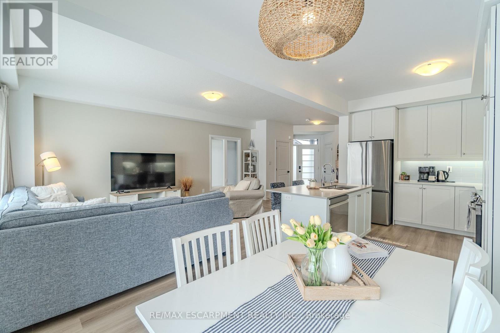 58 Gort Avenue, Brant, Ontario  N3L 0N9 - Photo 10 - X12784564