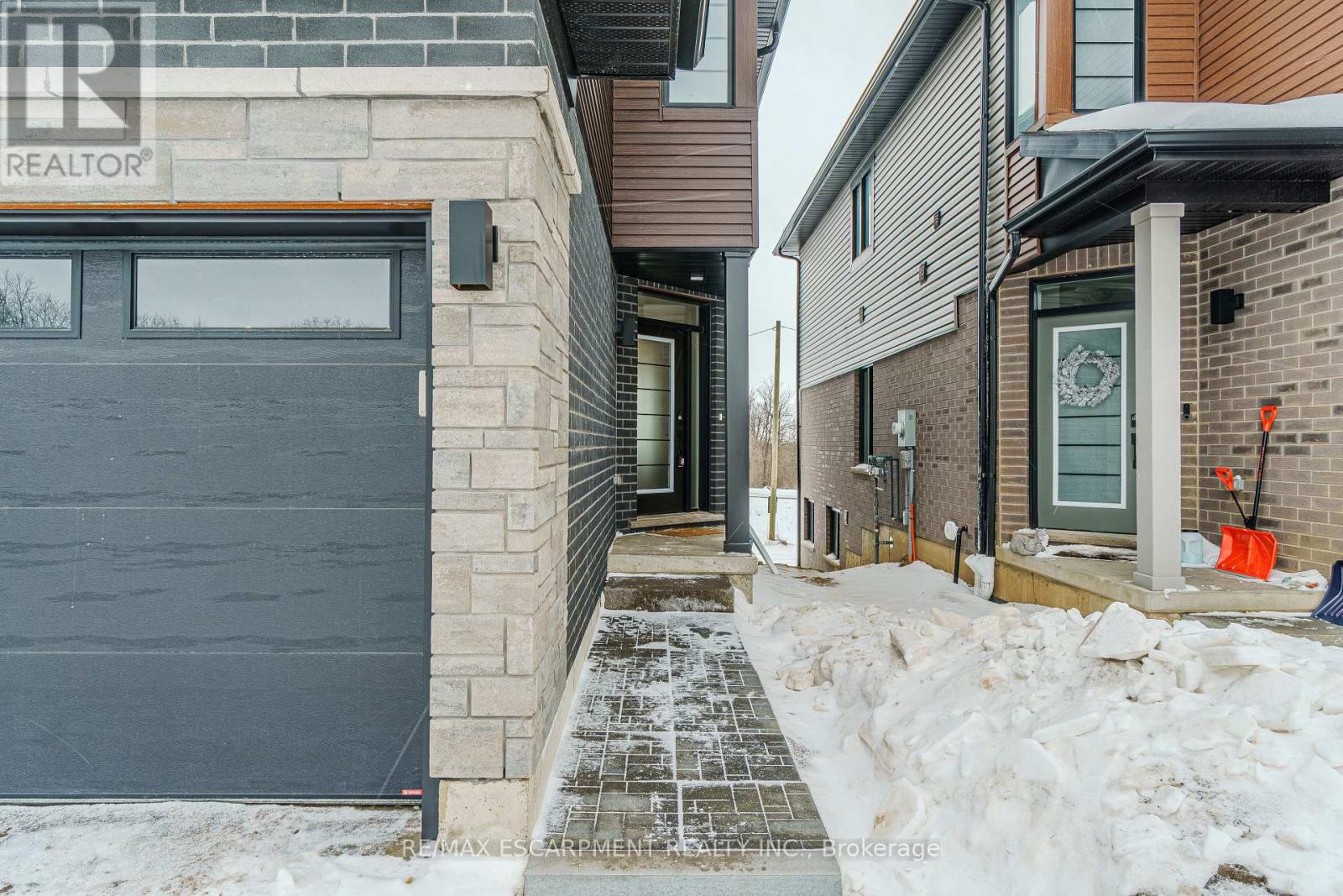 58 Gort Avenue, Brant, Ontario  N3L 0N9 - Photo 2 - X12784564