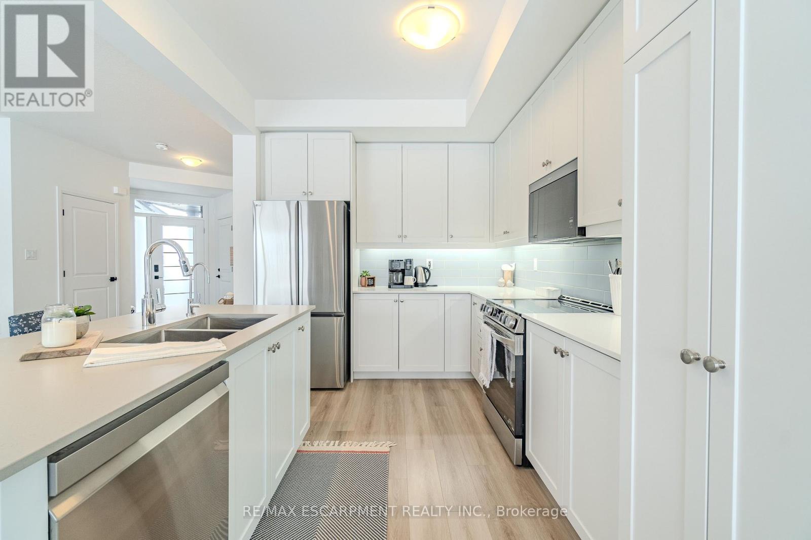 58 Gort Avenue, Brant, Ontario  N3L 0N9 - Photo 3 - X12784564