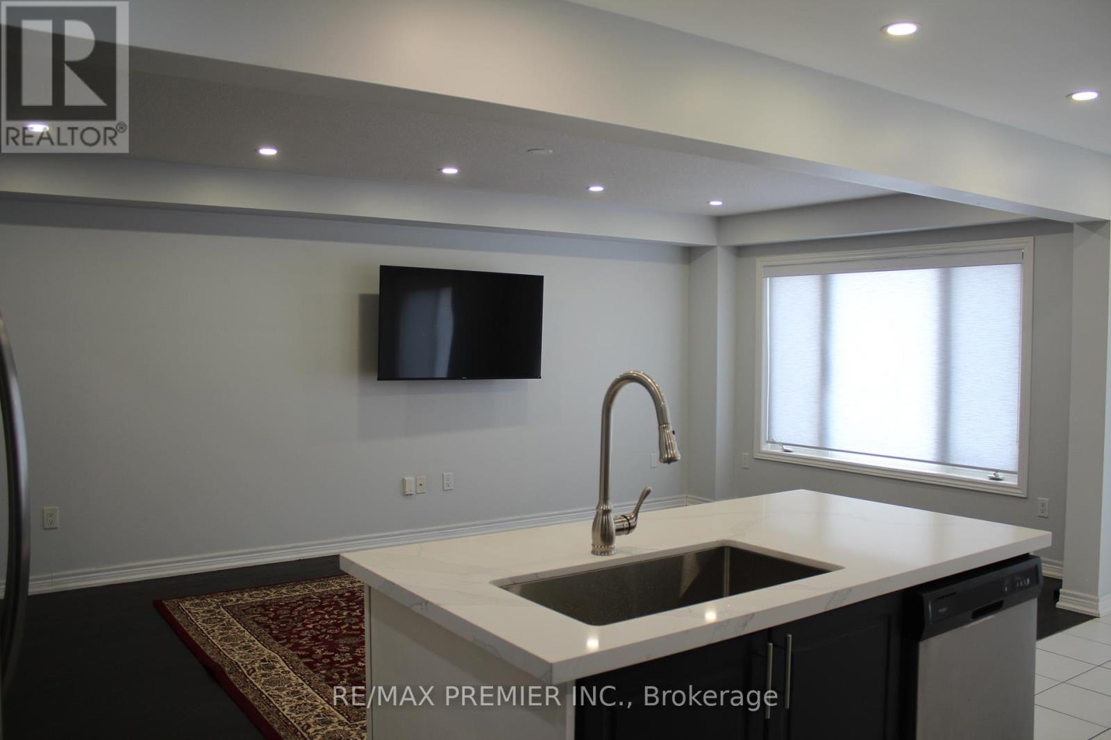 51 Mullholland Avenue, Cambridge, Ontario  N3H 5L5 - Photo 8 - X12784576