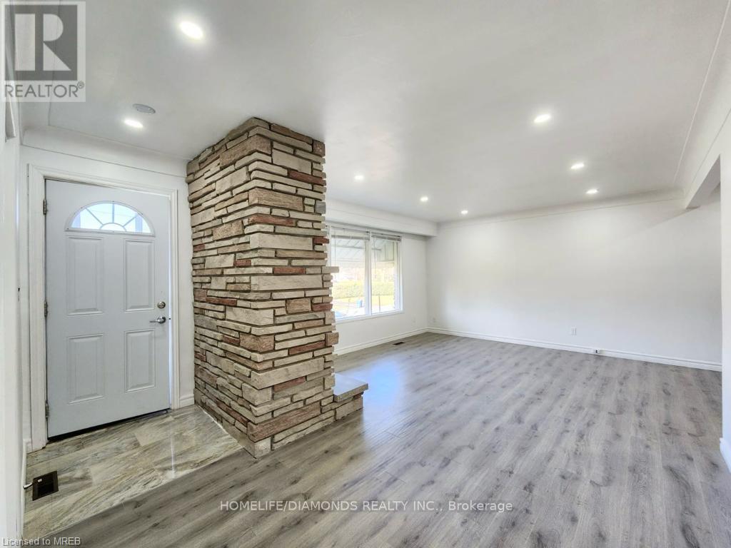 28 Marmac Drive, St. Catharines (Burleigh Hill), Ontario  L2T 2X3 - Photo 2 - X12784600