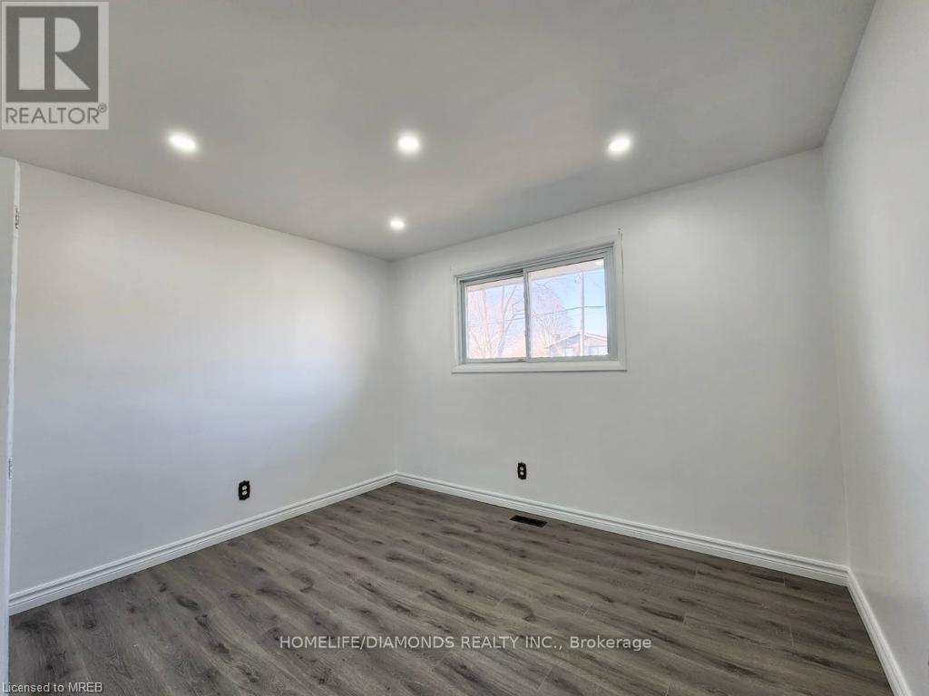 28 Marmac Drive, St. Catharines (Burleigh Hill), Ontario  L2T 2X3 - Photo 8 - X12784600