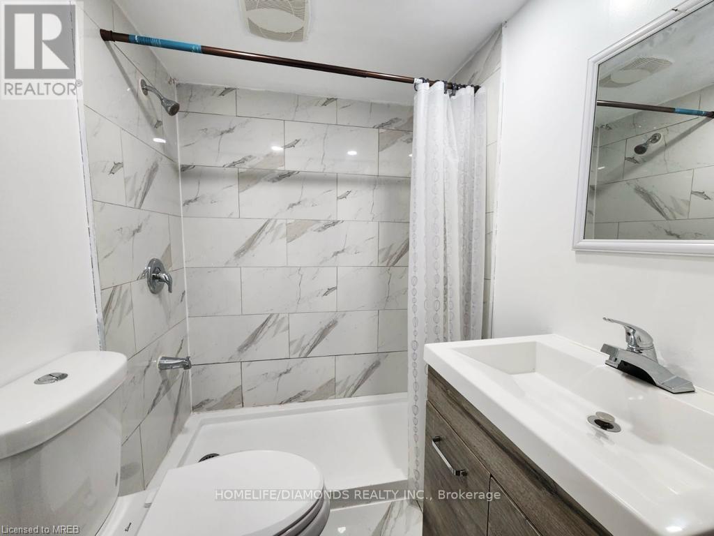 28 Marmac Drive, St. Catharines (Burleigh Hill), Ontario  L2T 2X3 - Photo 9 - X12784600