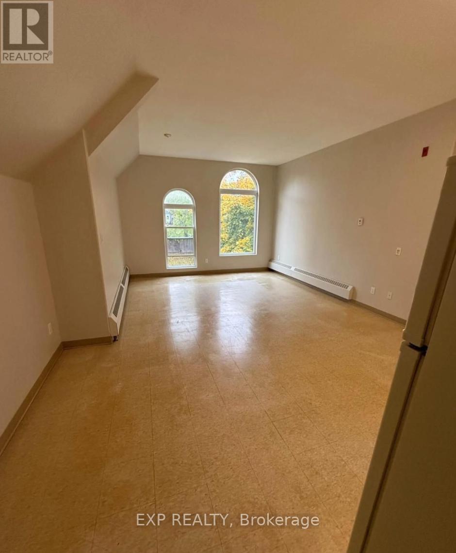 204 - 25 WINNIETT STREET, Woodstock, Ontario