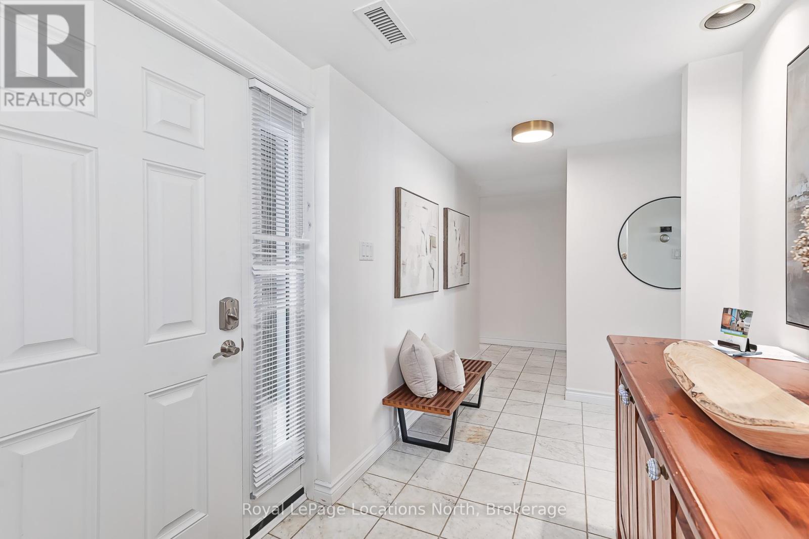 864 Suncrest Circle, Collingwood, Ontario L9Y 5C7 - Photo 3 - S12784700