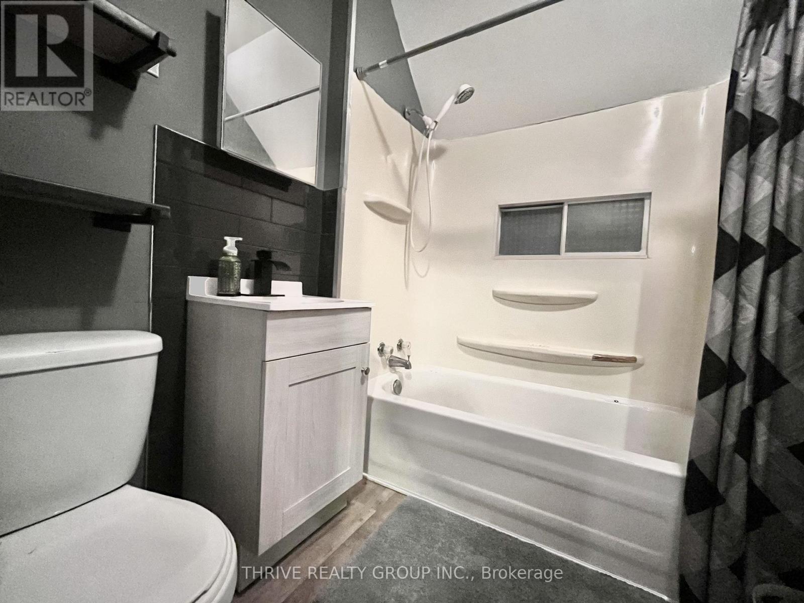 2 - 74 Princess Avenue, St. Thomas, Ontario  N5R 3V9 - Photo 10 - X12784724