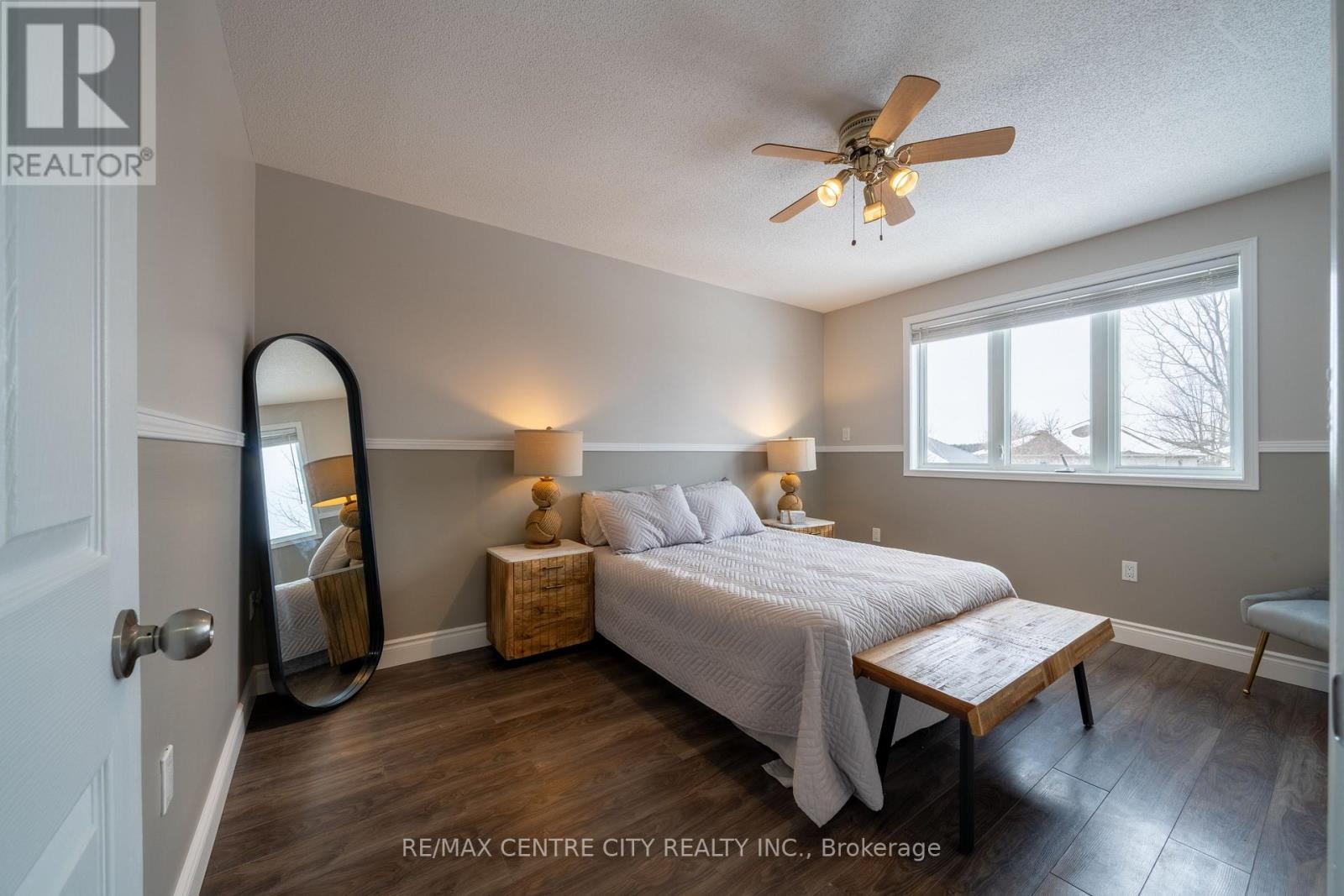 241 Parkview Drive, Strathroy-Caradoc, Ontario  N7G 4C1 - Photo 17 - X12784748