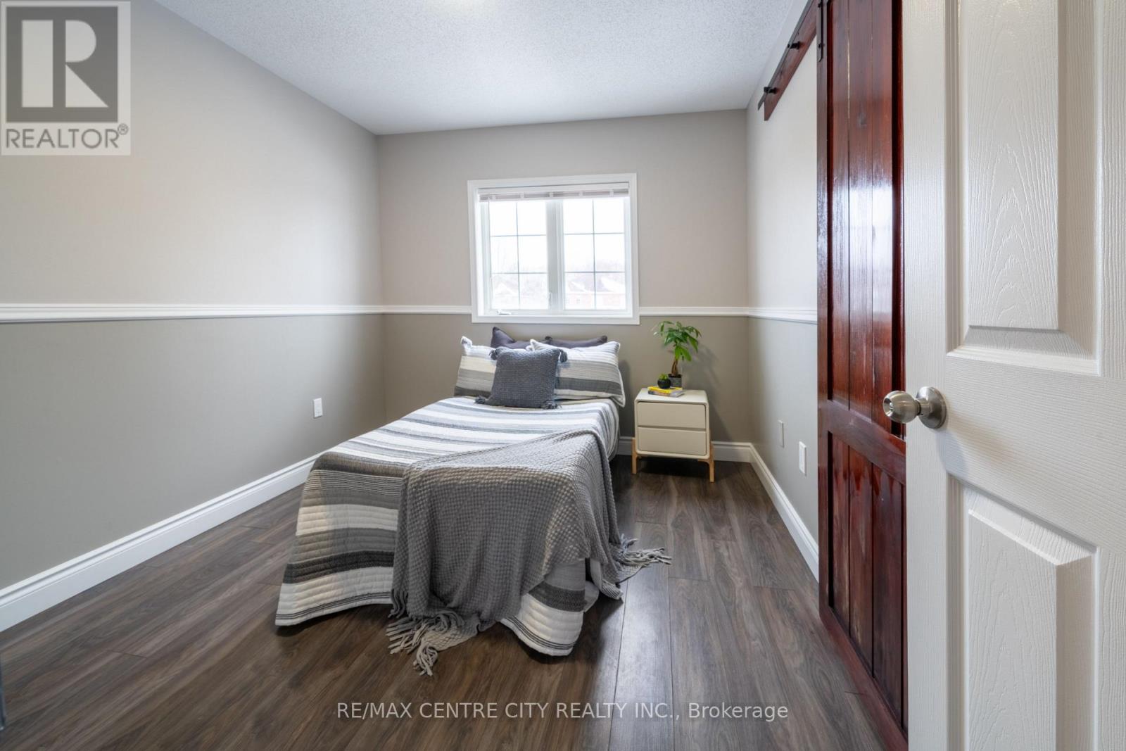 241 Parkview Drive, Strathroy-Caradoc, Ontario  N7G 4C1 - Photo 21 - X12784748