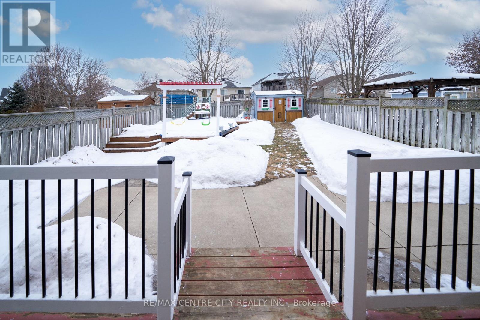 241 Parkview Drive, Strathroy-Caradoc, Ontario  N7G 4C1 - Photo 33 - X12784748