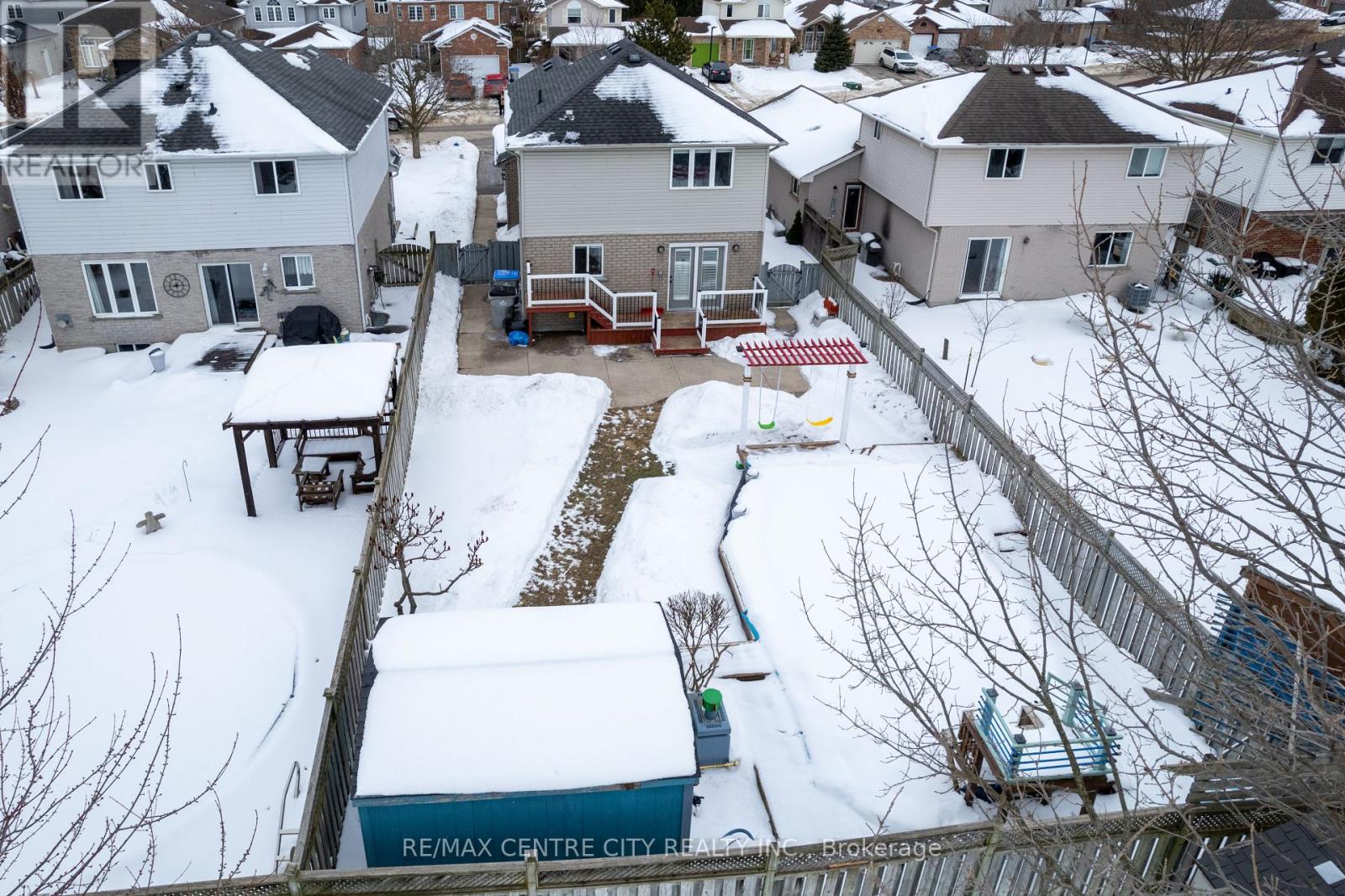 241 Parkview Drive, Strathroy-Caradoc, Ontario  N7G 4C1 - Photo 34 - X12784748