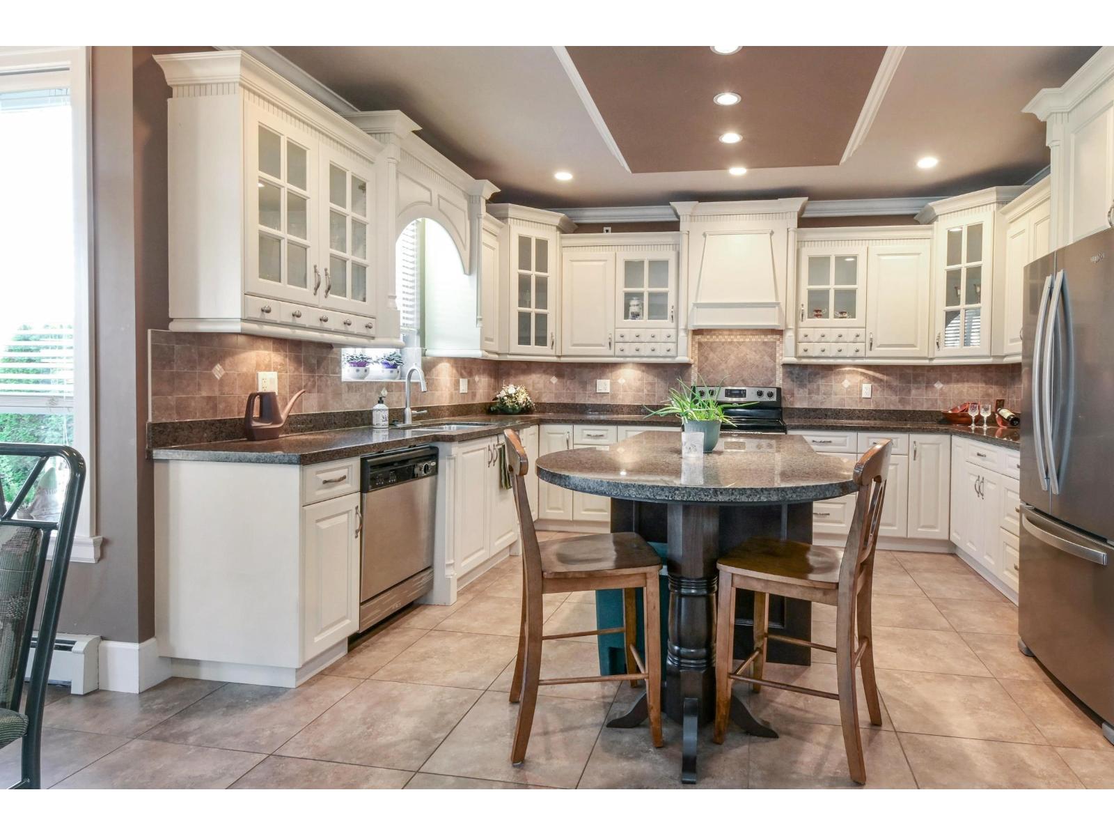 5448 189a Street, Surrey, British Columbia  V3S 6R4 - Photo 10 - R3089167