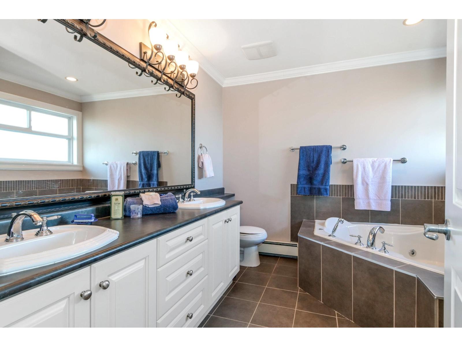 5448 189a Street, Surrey, British Columbia  V3S 6R4 - Photo 14 - R3089167