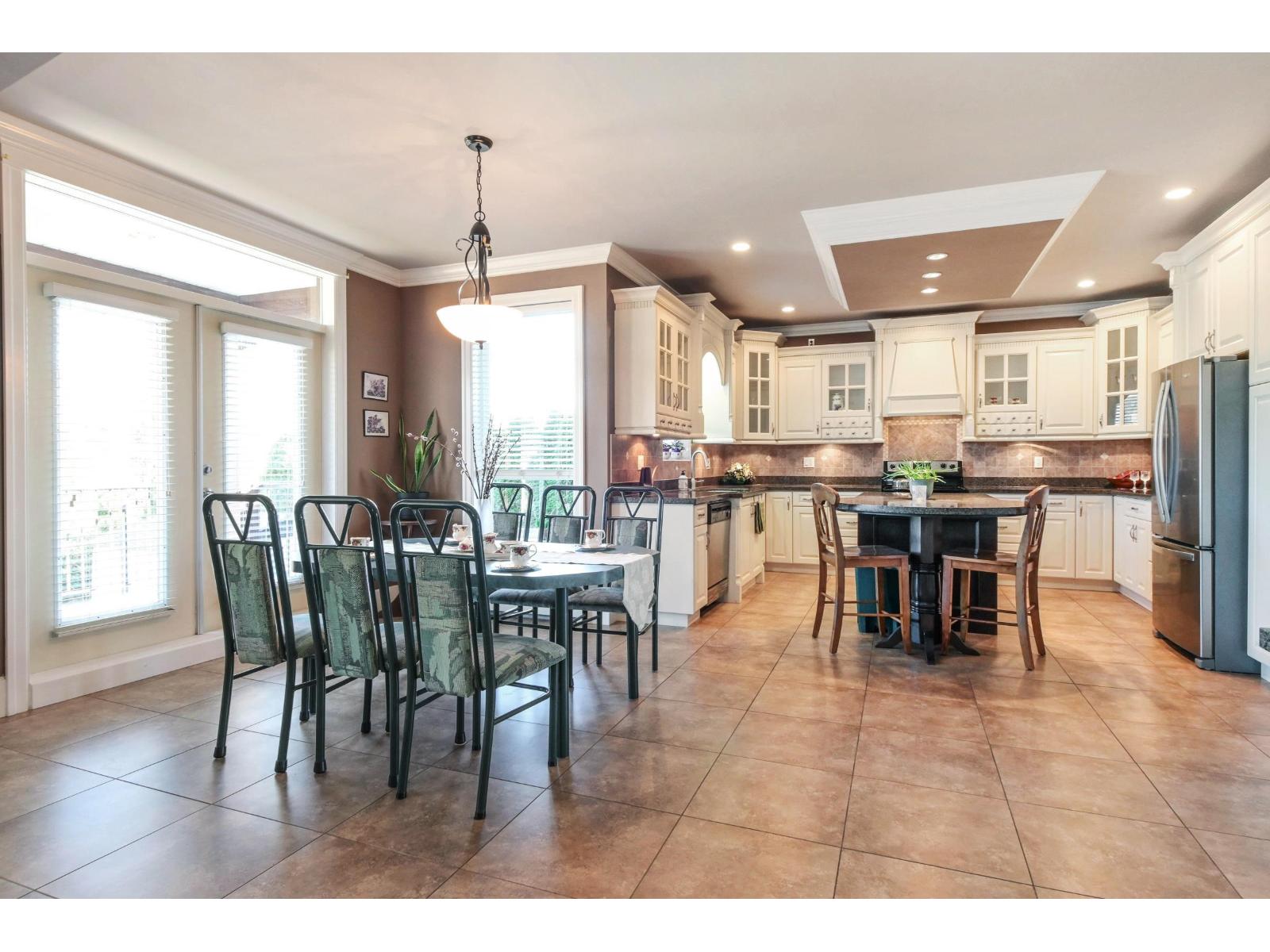 5448 189a Street, Surrey, British Columbia  V3S 6R4 - Photo 9 - R3089167