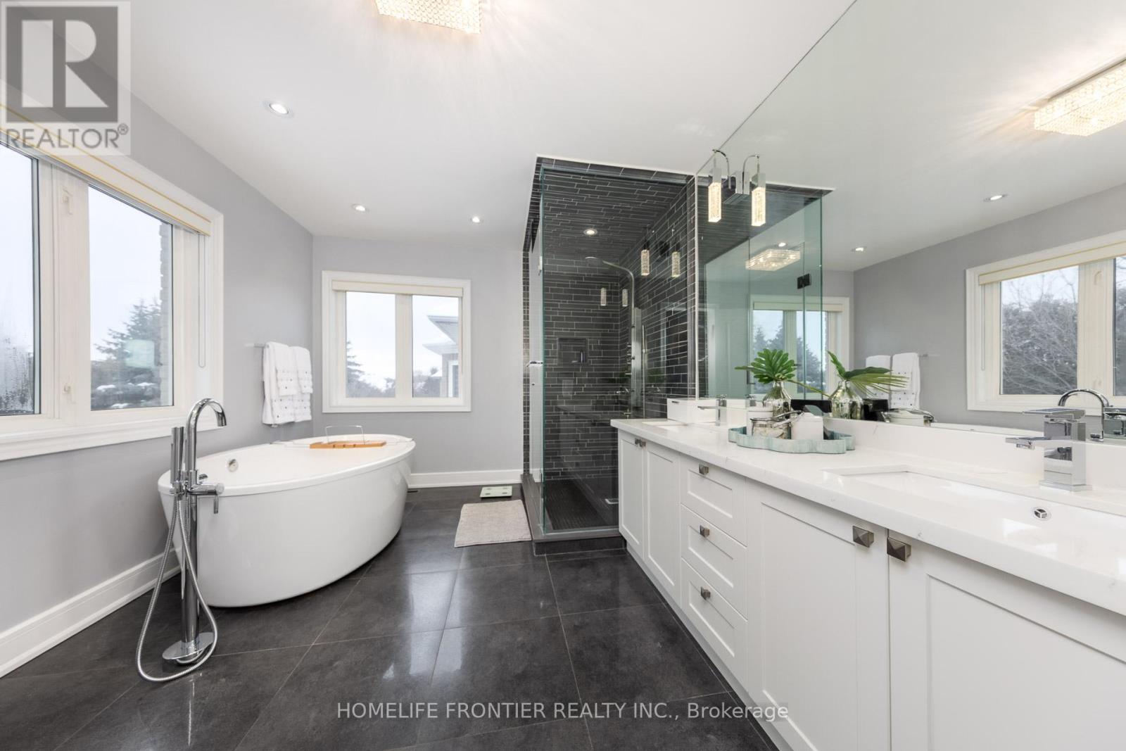 3 Brimwood Crescent, Richmond Hill, Ontario  L4B 4B4 - Photo 29 - N12783718