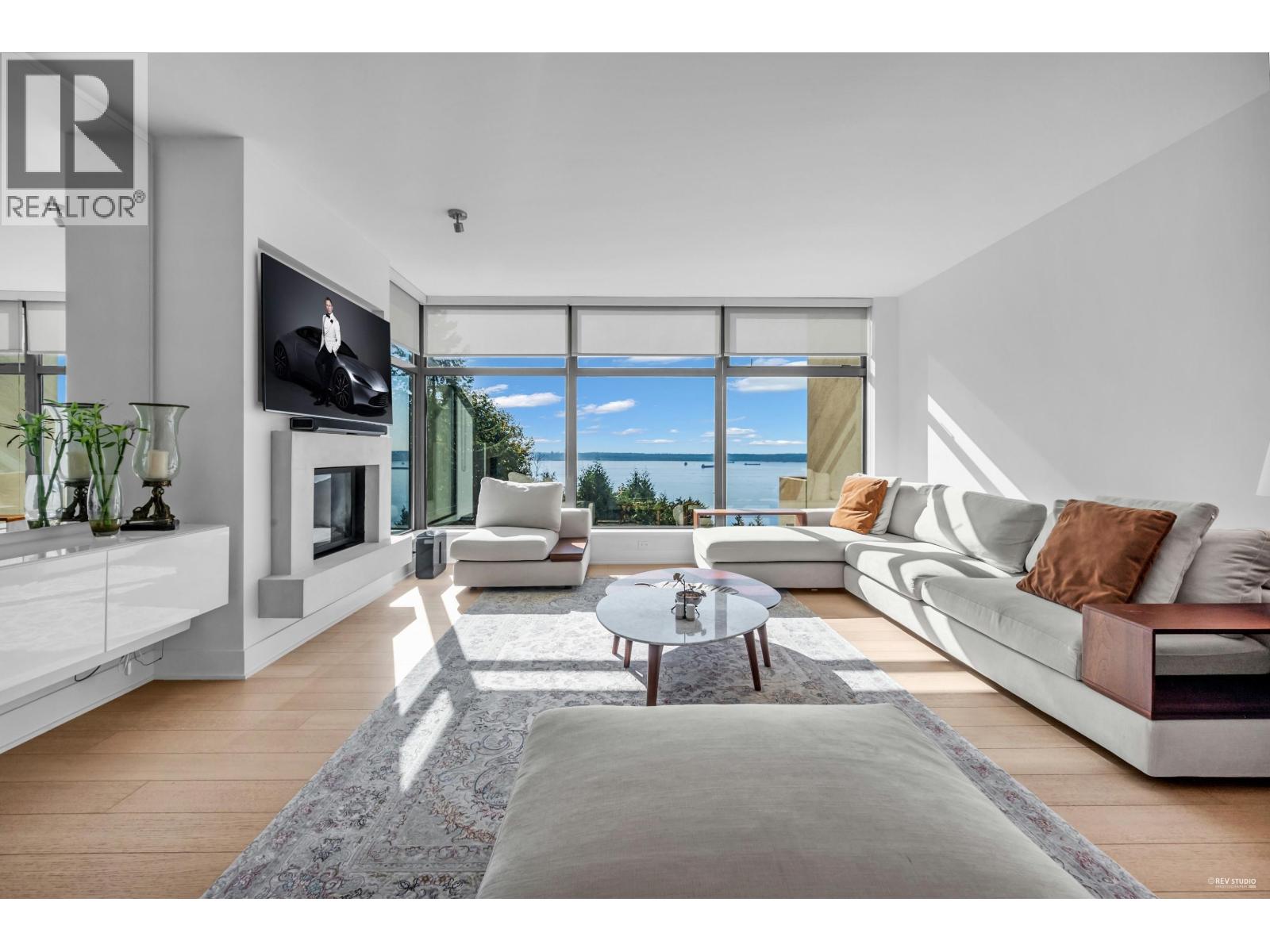 401 3315 CYPRESS PLACE, West Vancouver, British Columbia