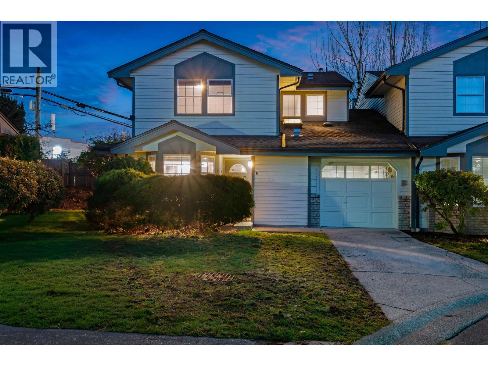 8 11580 BURNETT STREET, Maple Ridge, British Columbia