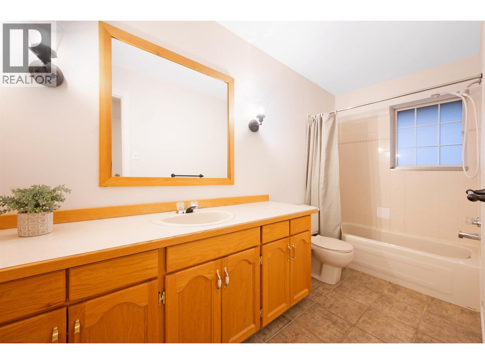 8 11580 Burnett Street, Maple Ridge, British Columbia  V2X 0Y1 - Photo 16 - R3089440