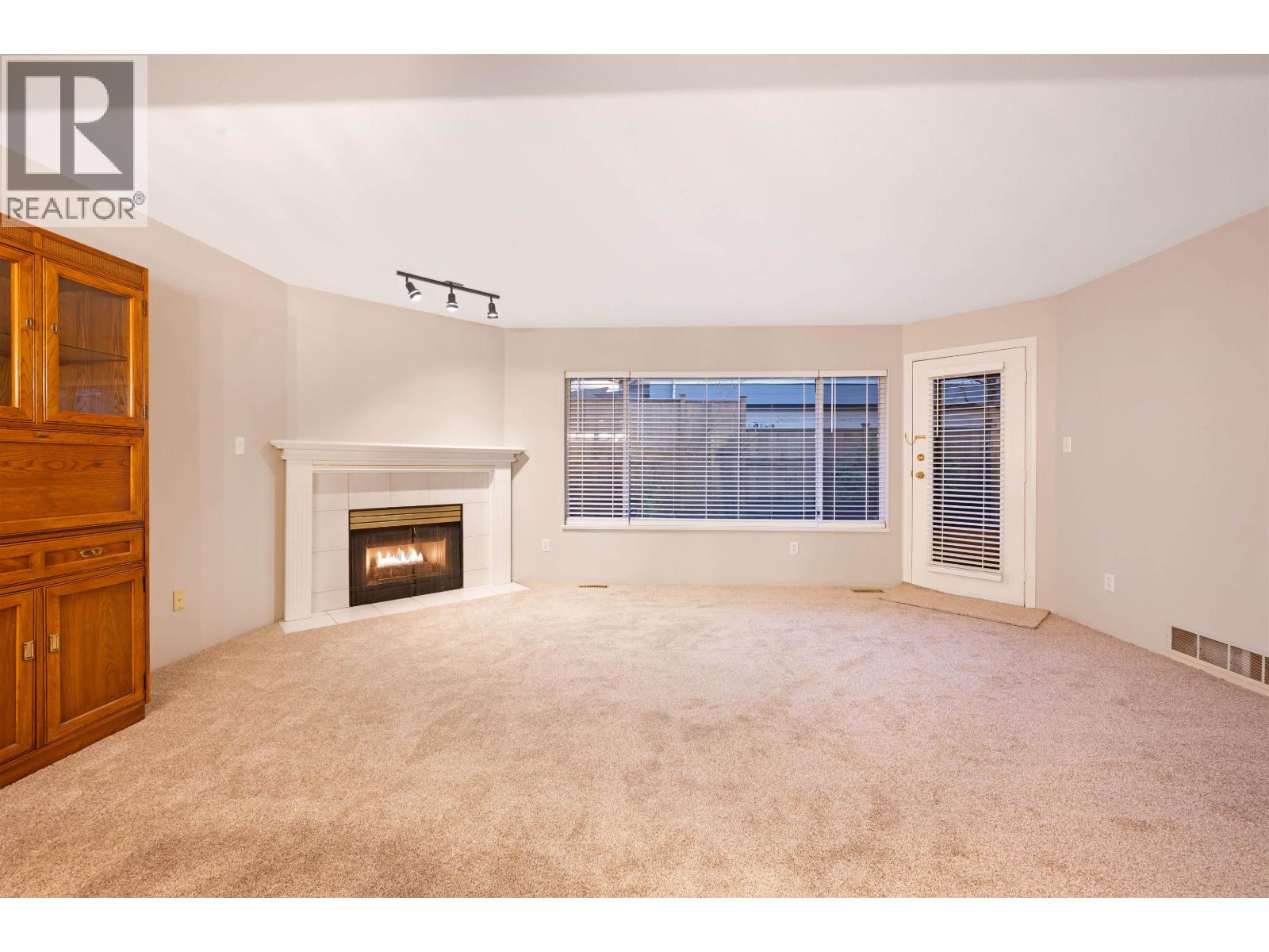 8 11580 Burnett Street, Maple Ridge, British Columbia  V2X 0Y1 - Photo 5 - R3089440