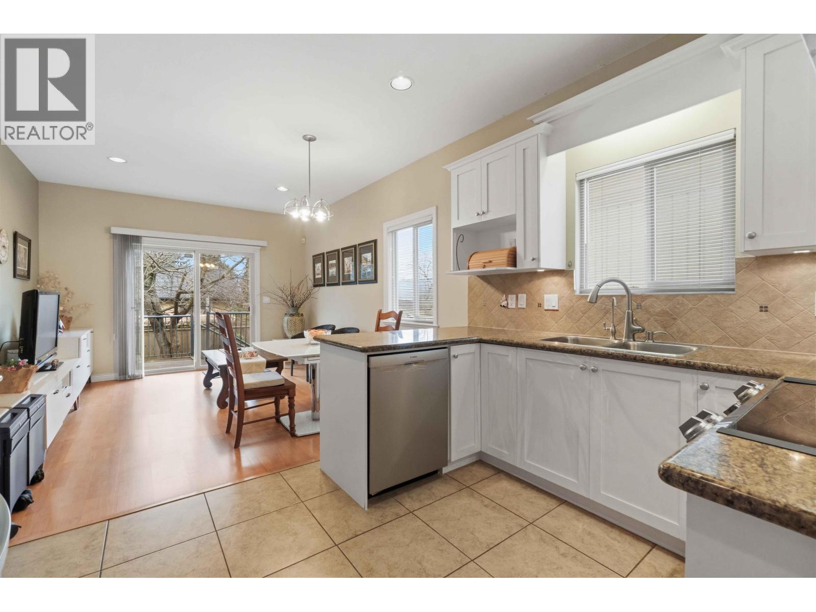 4553 Ellerton Court, Burnaby, British Columbia  V5H 1E1 - Photo 10 - R3089452