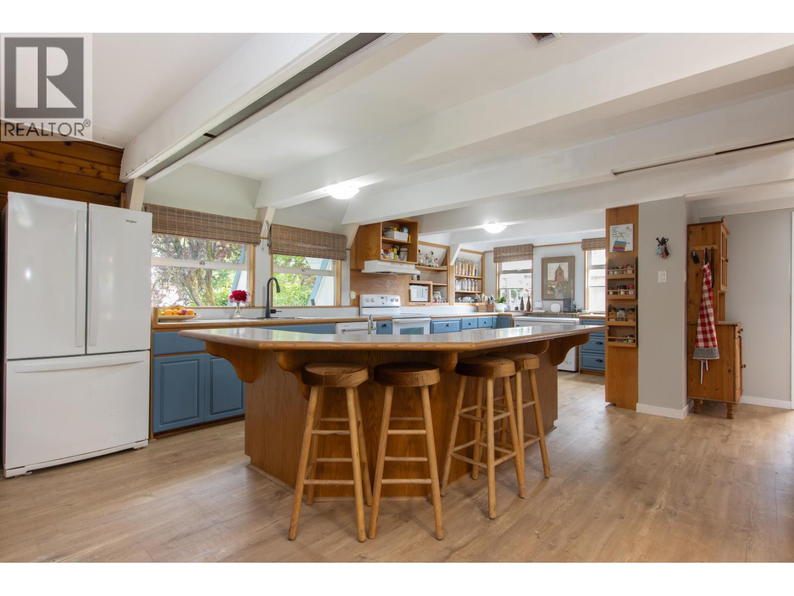 1155 Judd Road, Squamish, British Columbia  V0N 1H0 - Photo 3 - R3089456